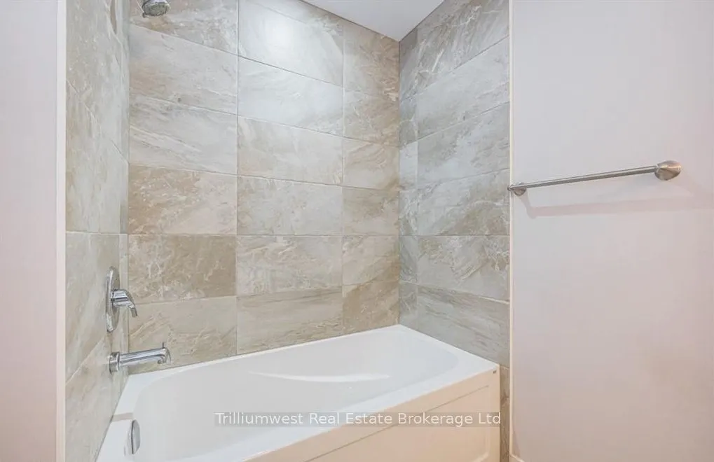 1 Victoria Street, #1204