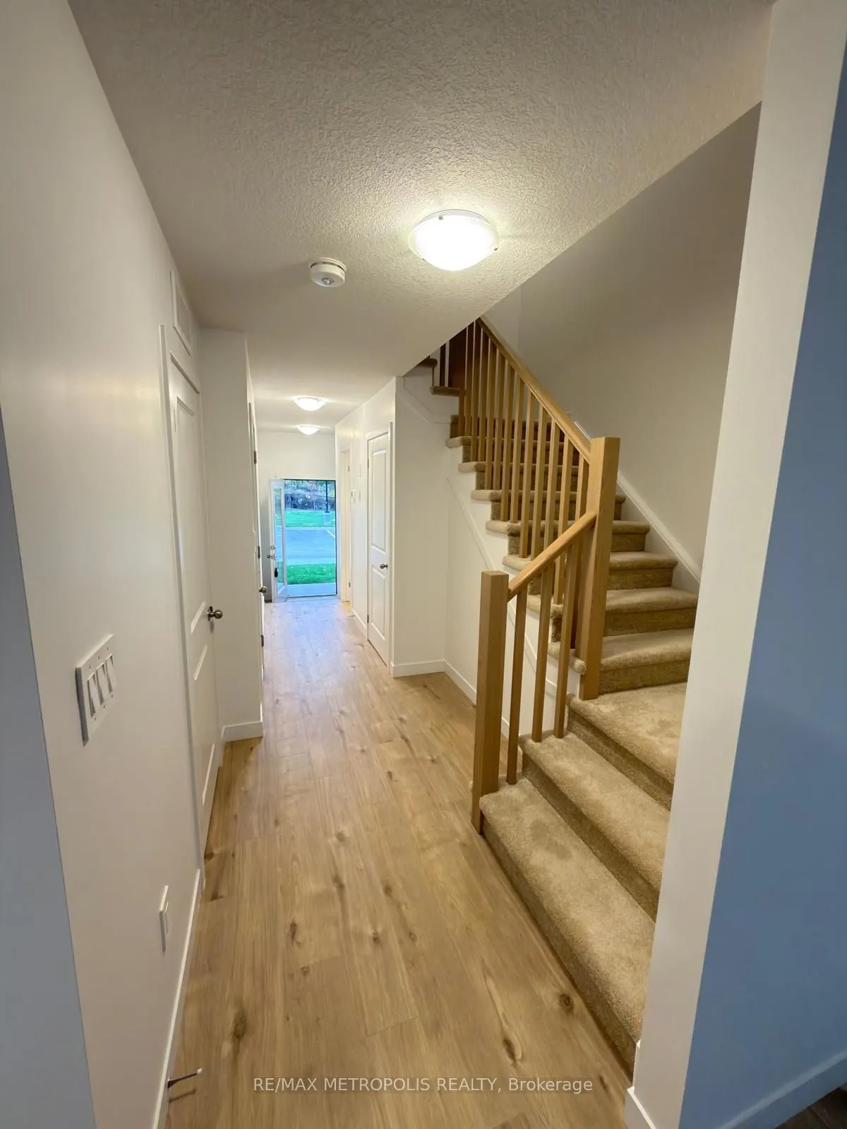 22 OAK FOREST Common