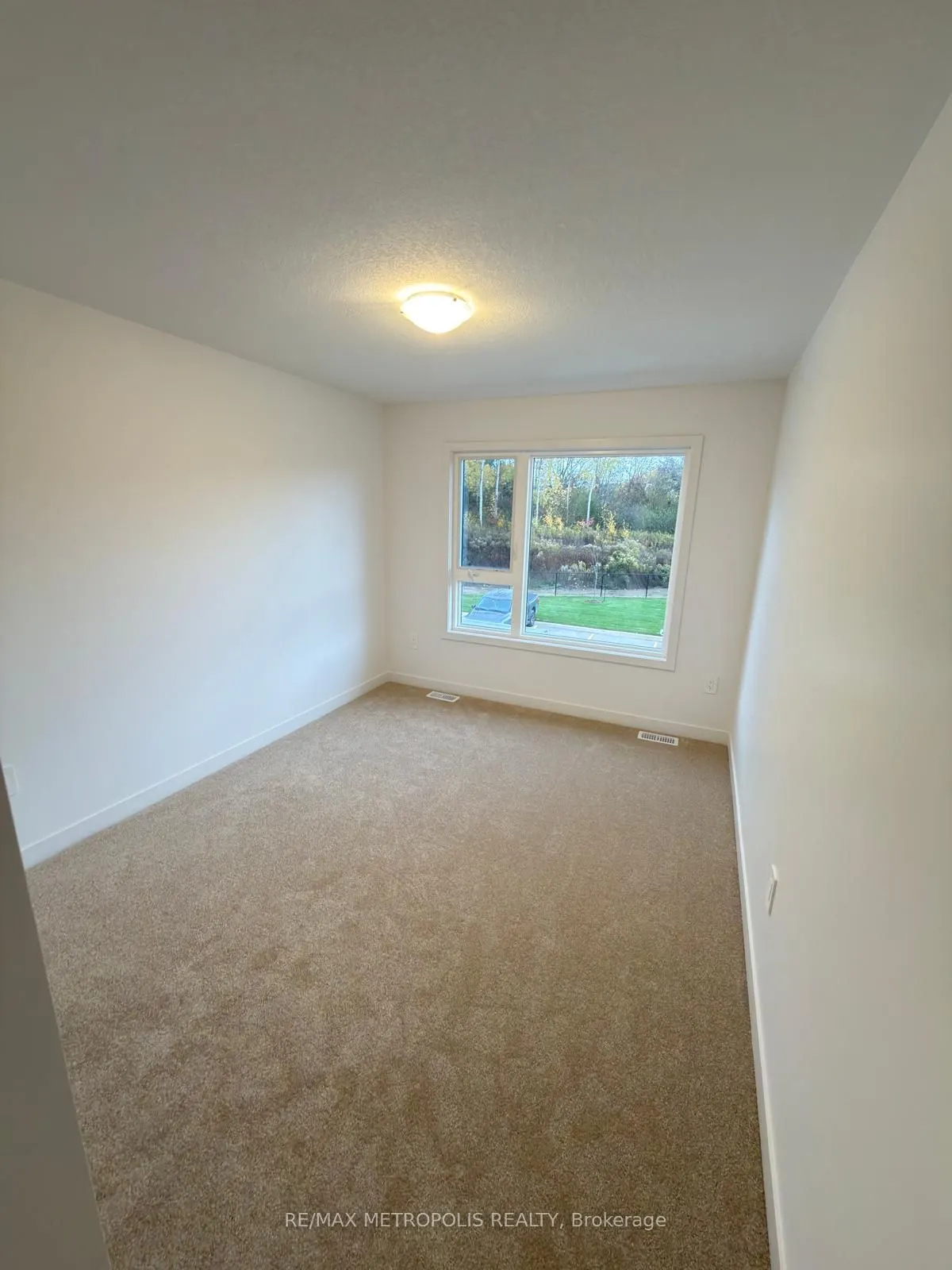 22 OAK FOREST Common