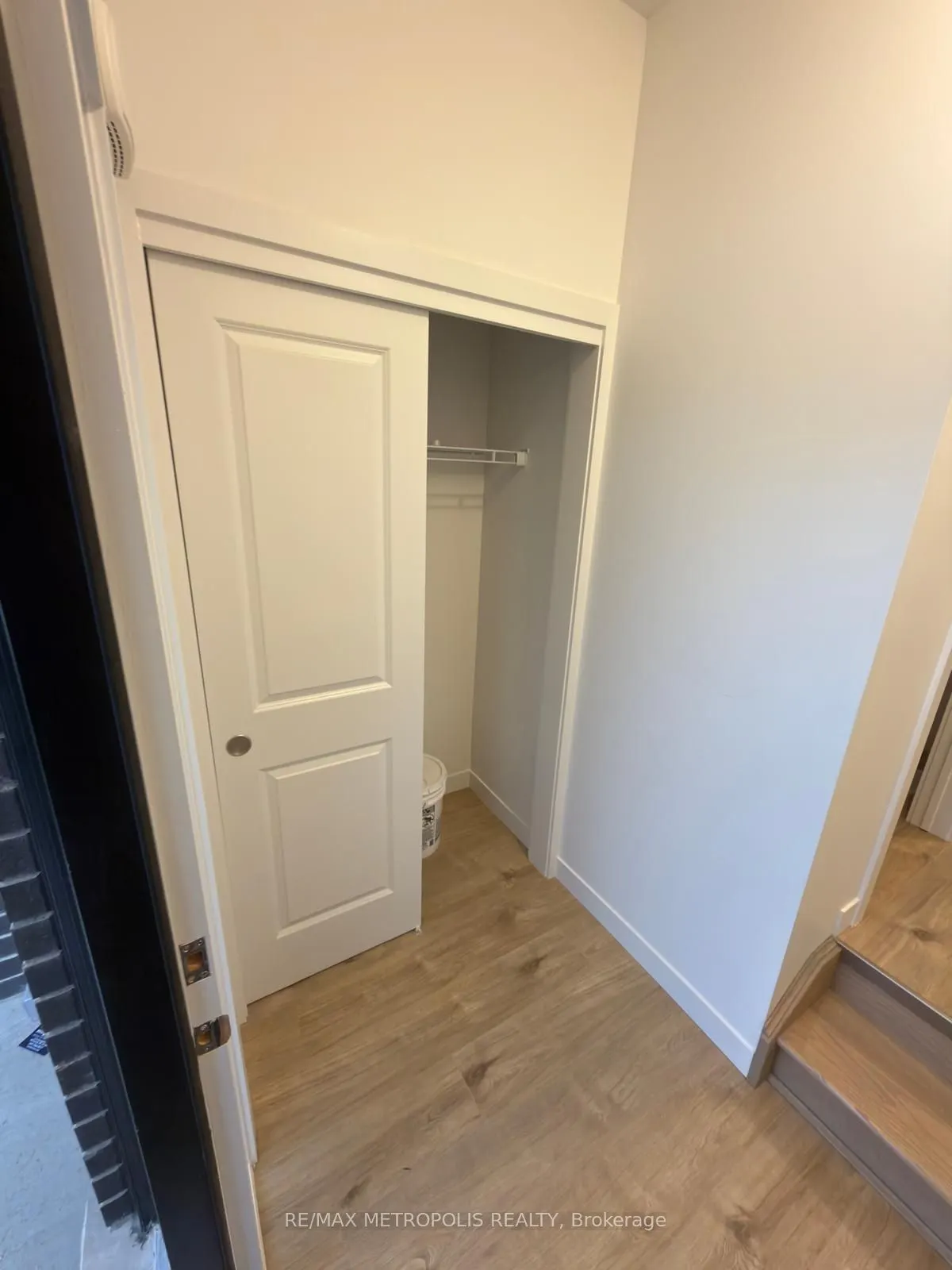 22 OAK FOREST Common