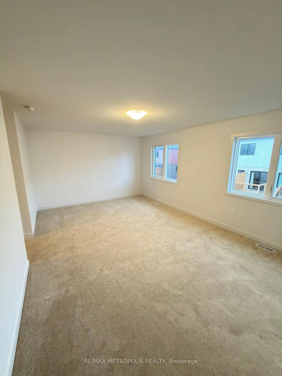 22 OAK FOREST Common