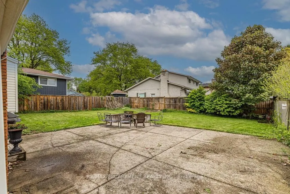 6871 Corwin Crescent