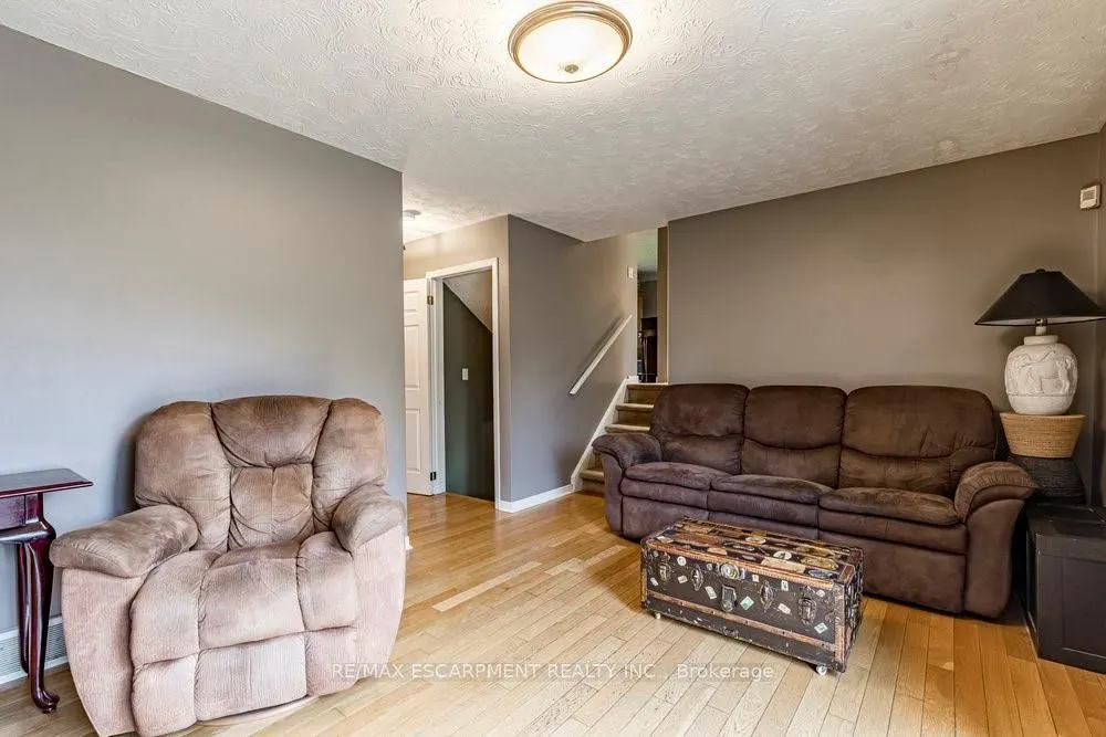 6871 Corwin Crescent