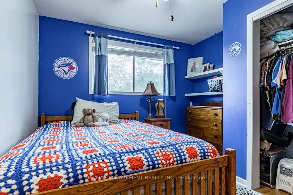 6871 Corwin Crescent