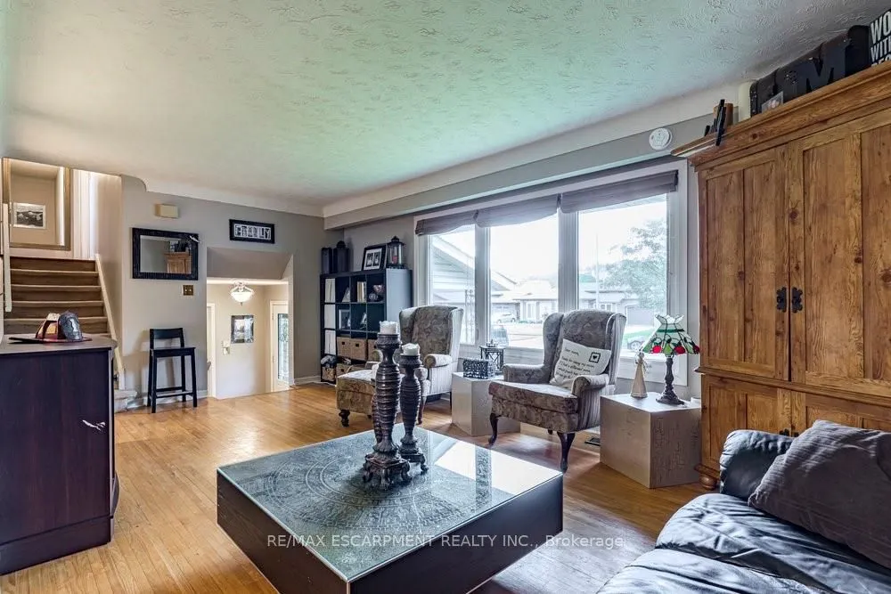 6871 Corwin Crescent