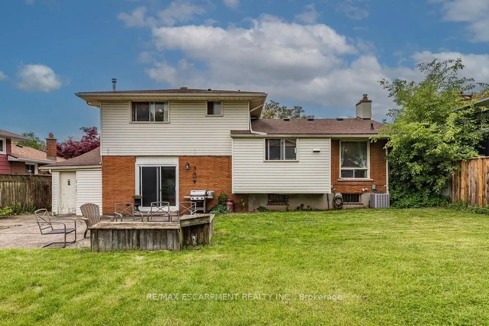 6871 Corwin Crescent