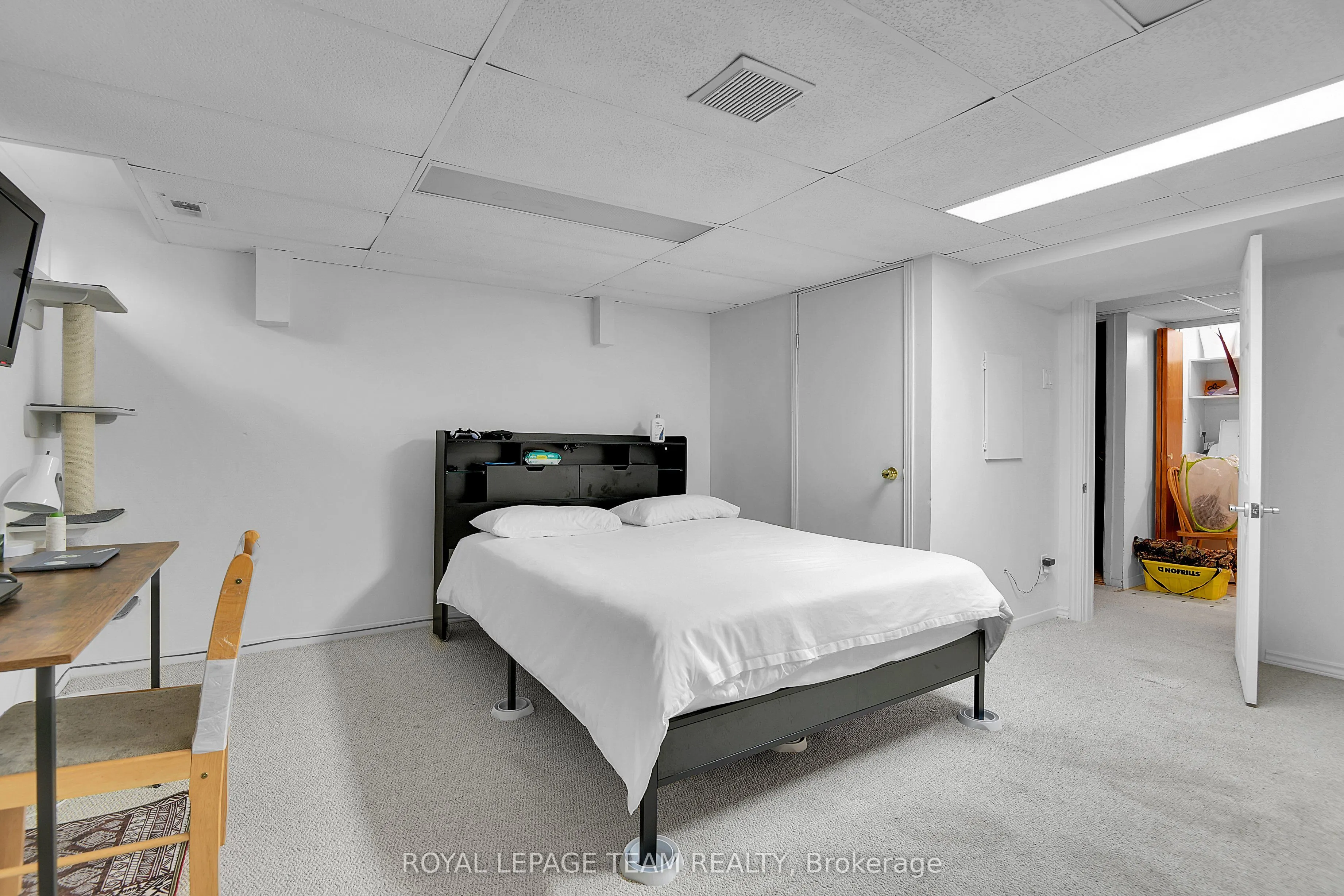 902 Elmsmere Road, #B