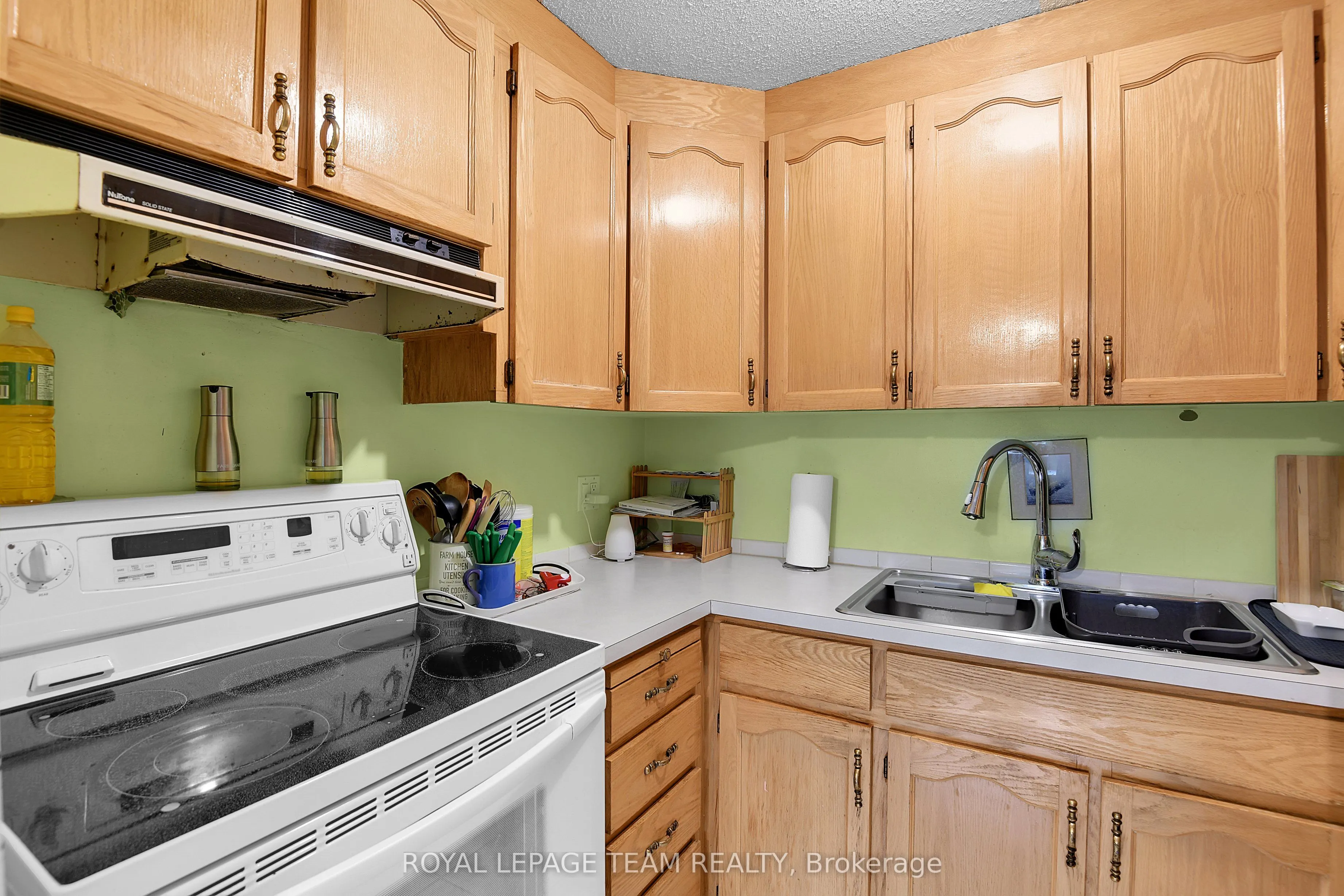 902 Elmsmere Road, #B