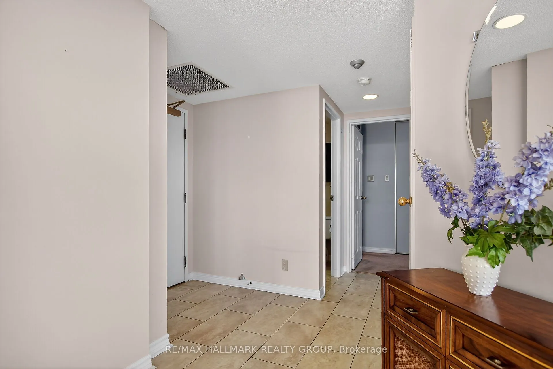 100 Grant Carman Drive, #606