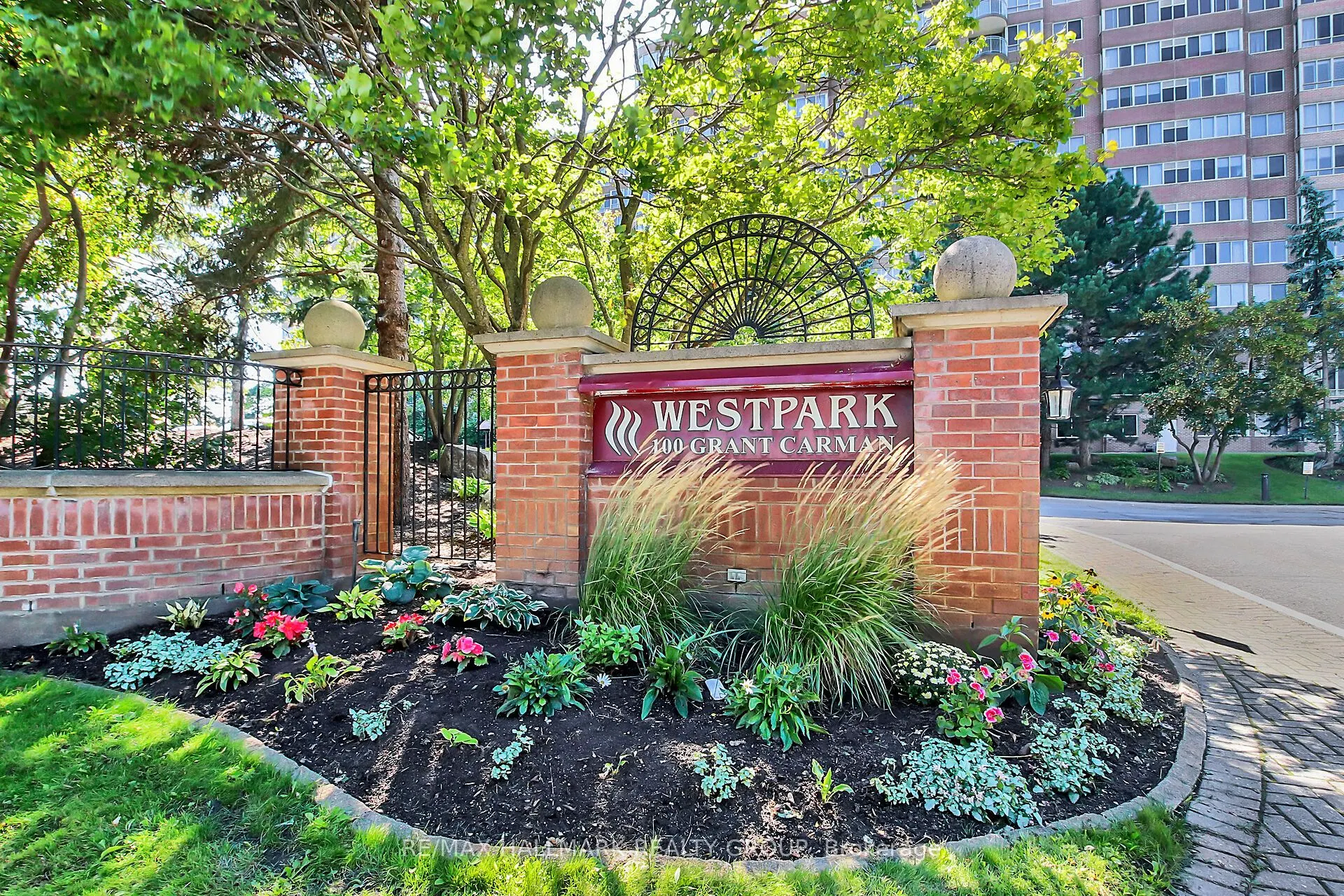 100 Grant Carman Drive, #606