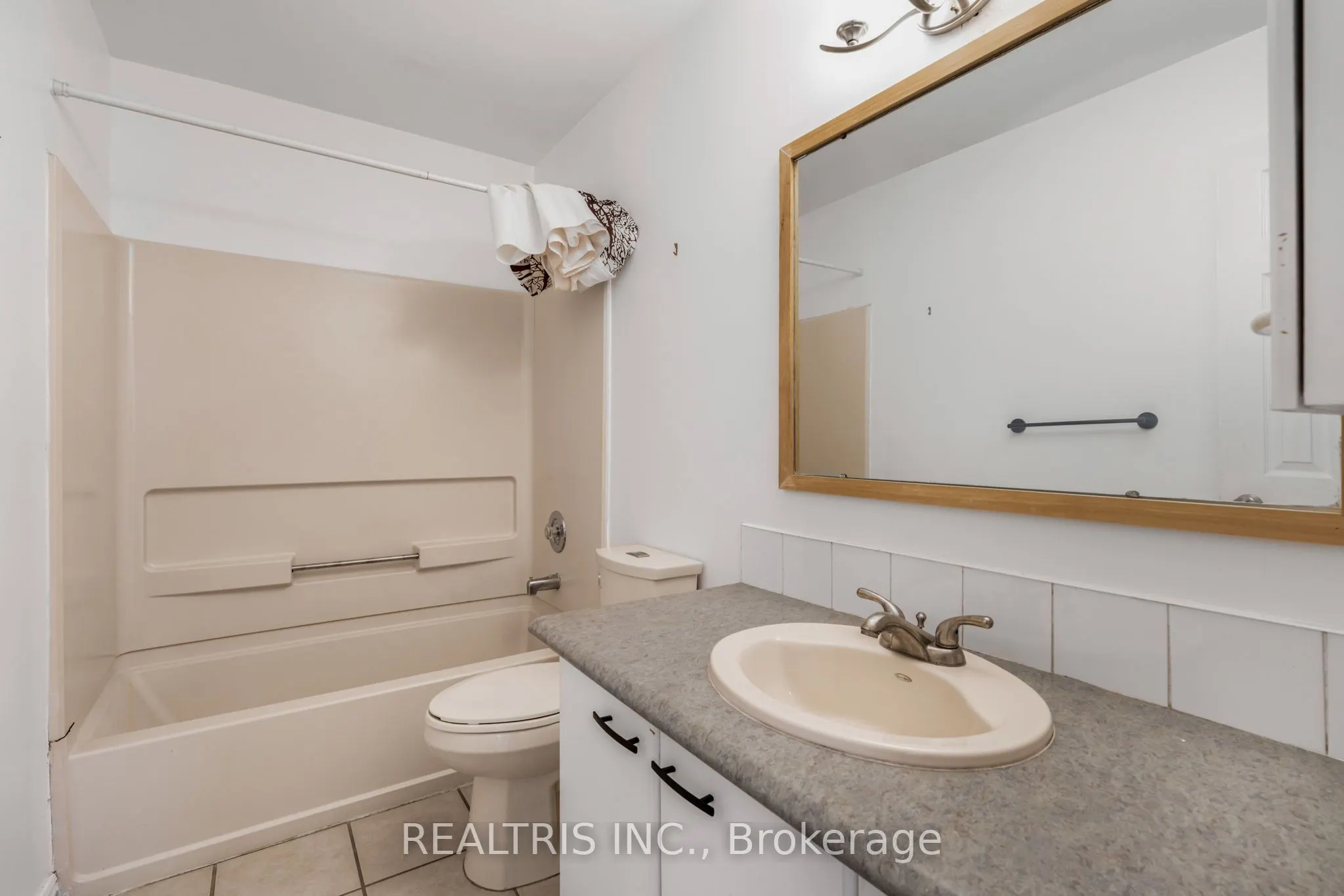 1905 DES EPINETTES Avenue