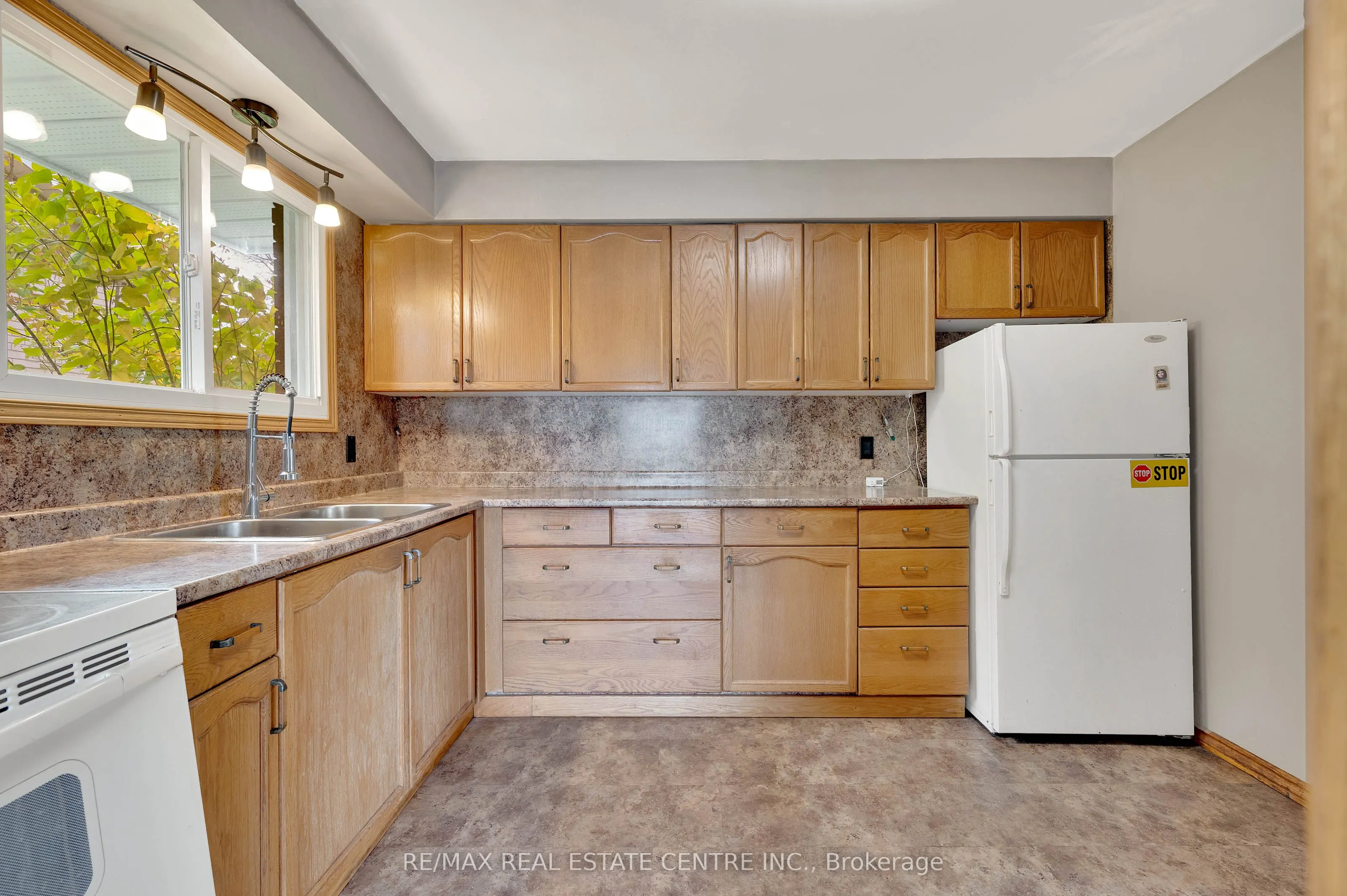 18 Kingston Crescent