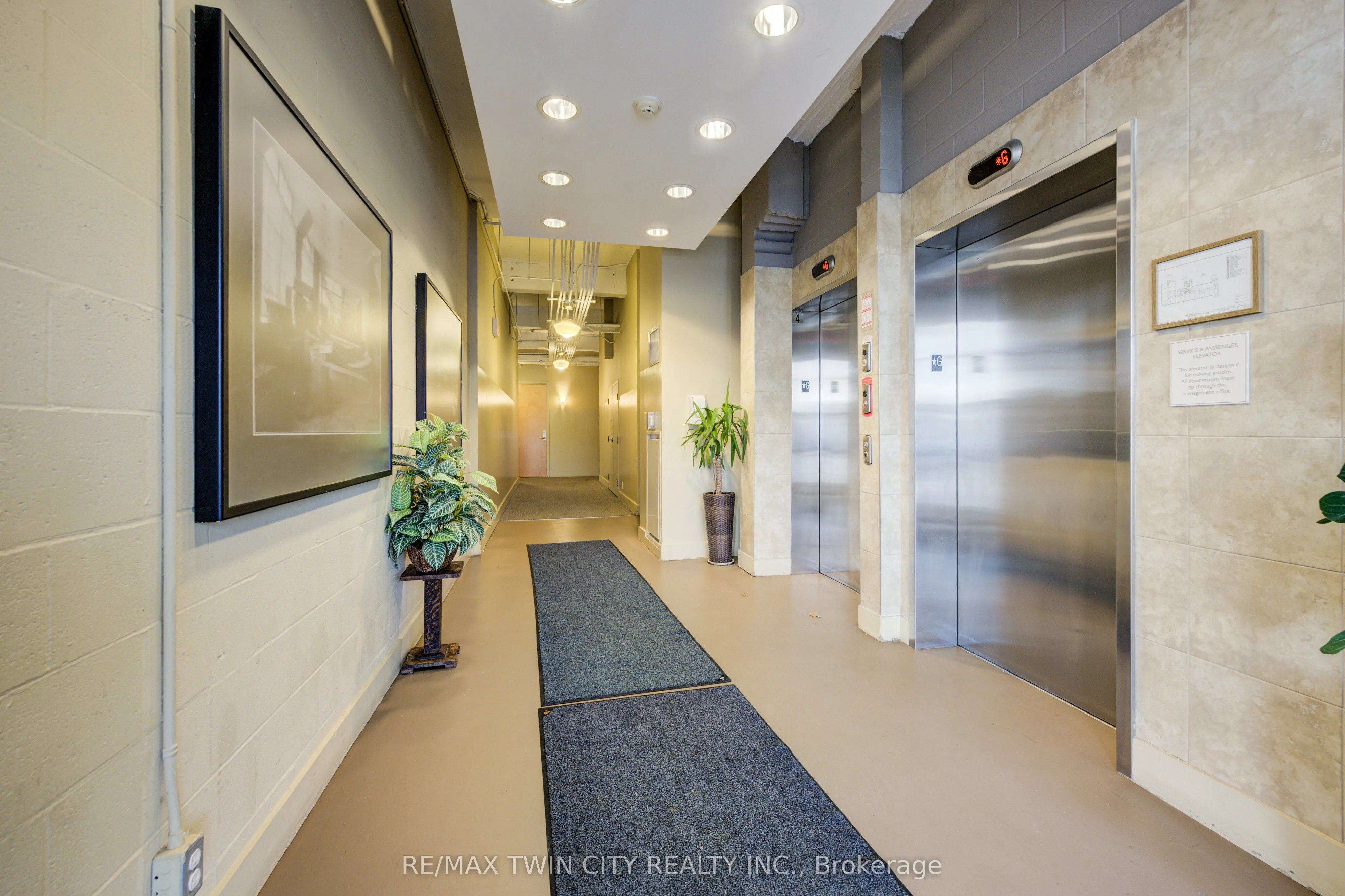 410 King Street W, #608