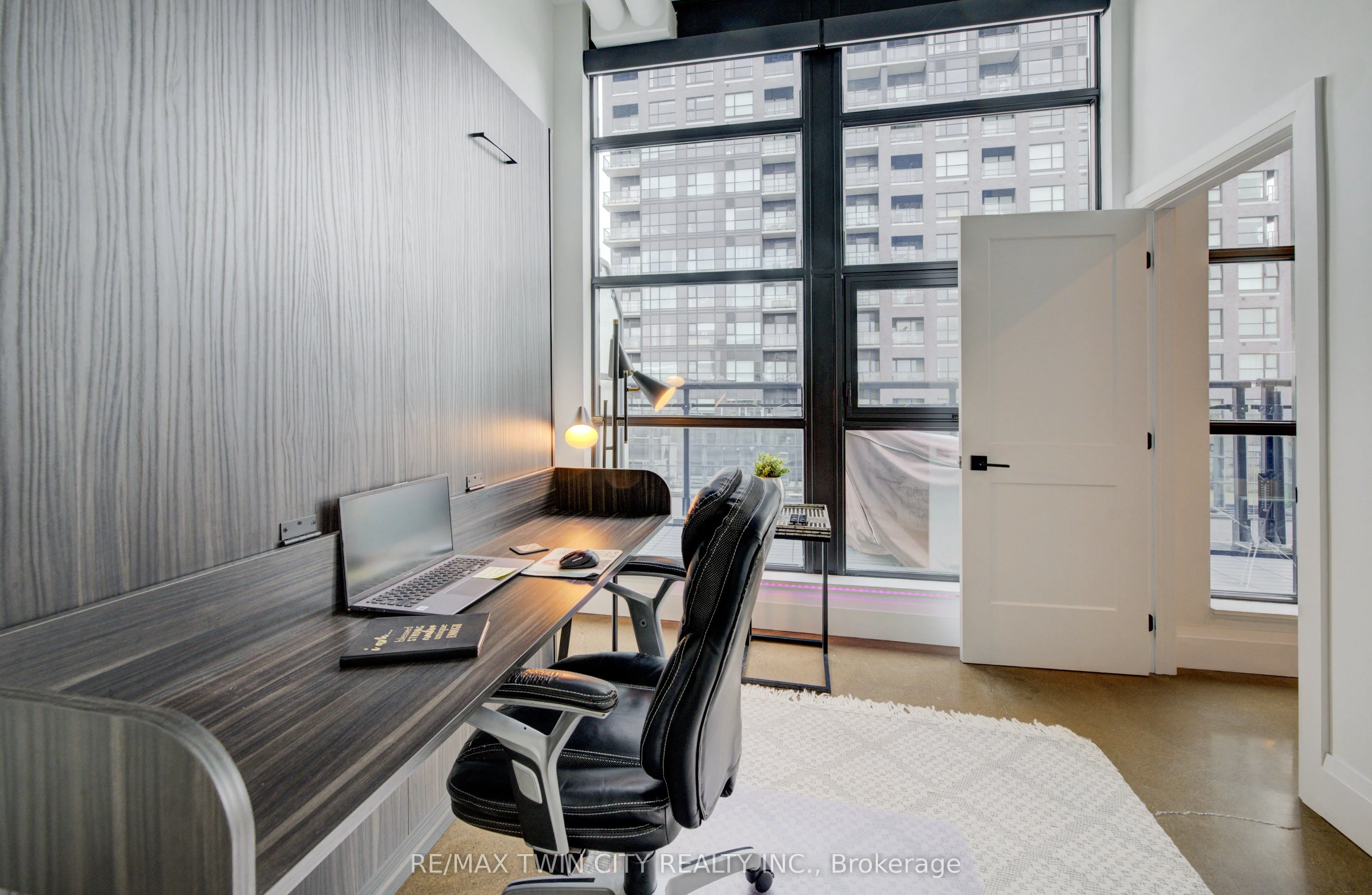 410 King Street W, #608