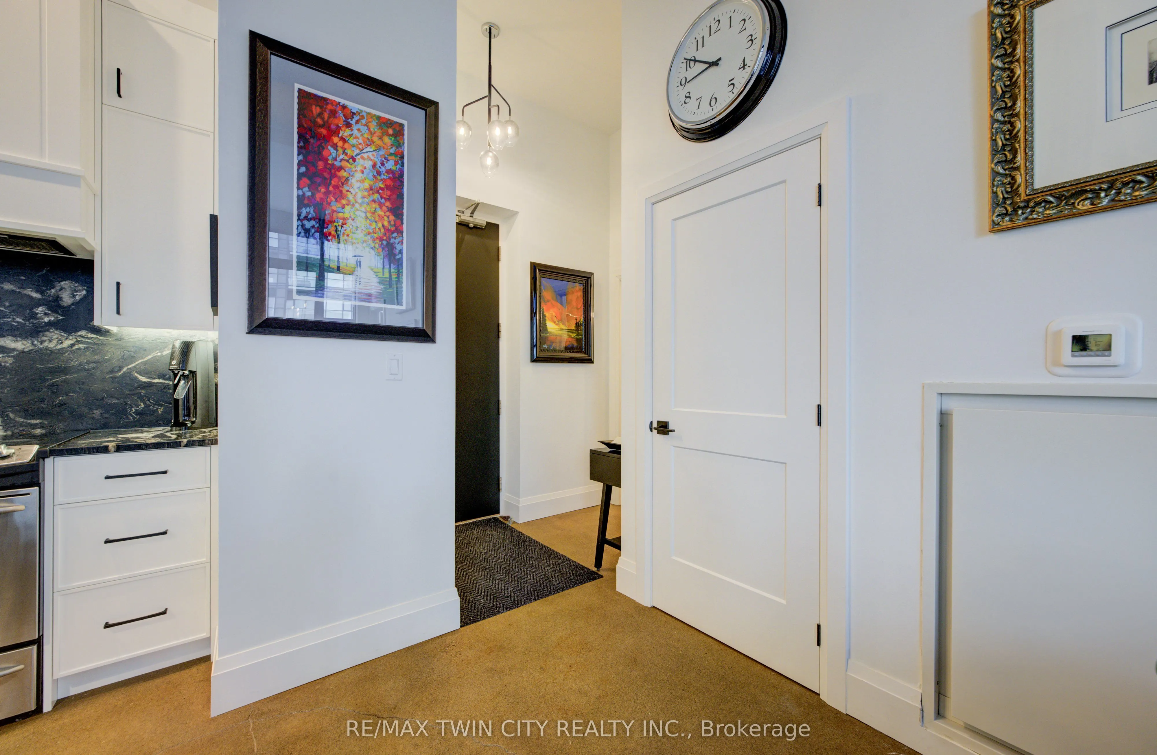 410 King Street W, #608