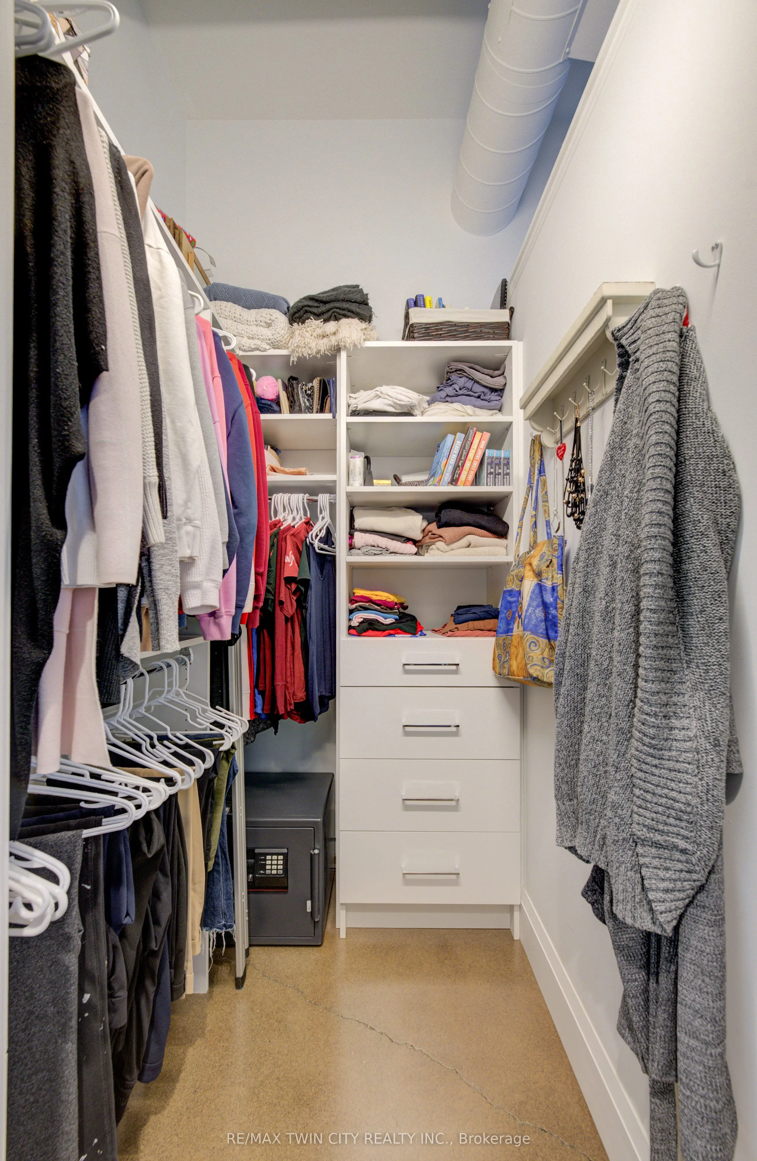 410 King Street W, #608