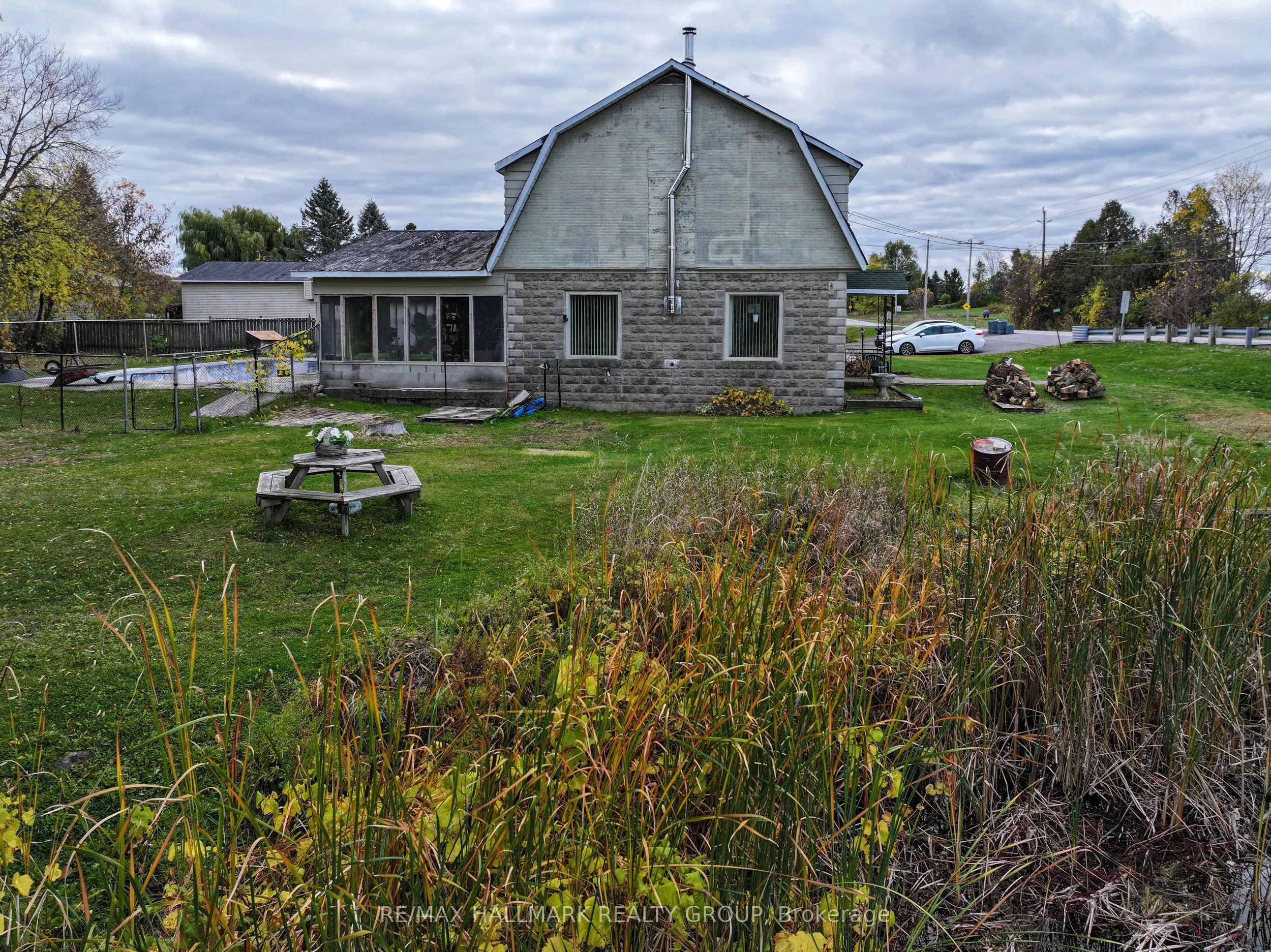 6763 Rideau Valley Drive S