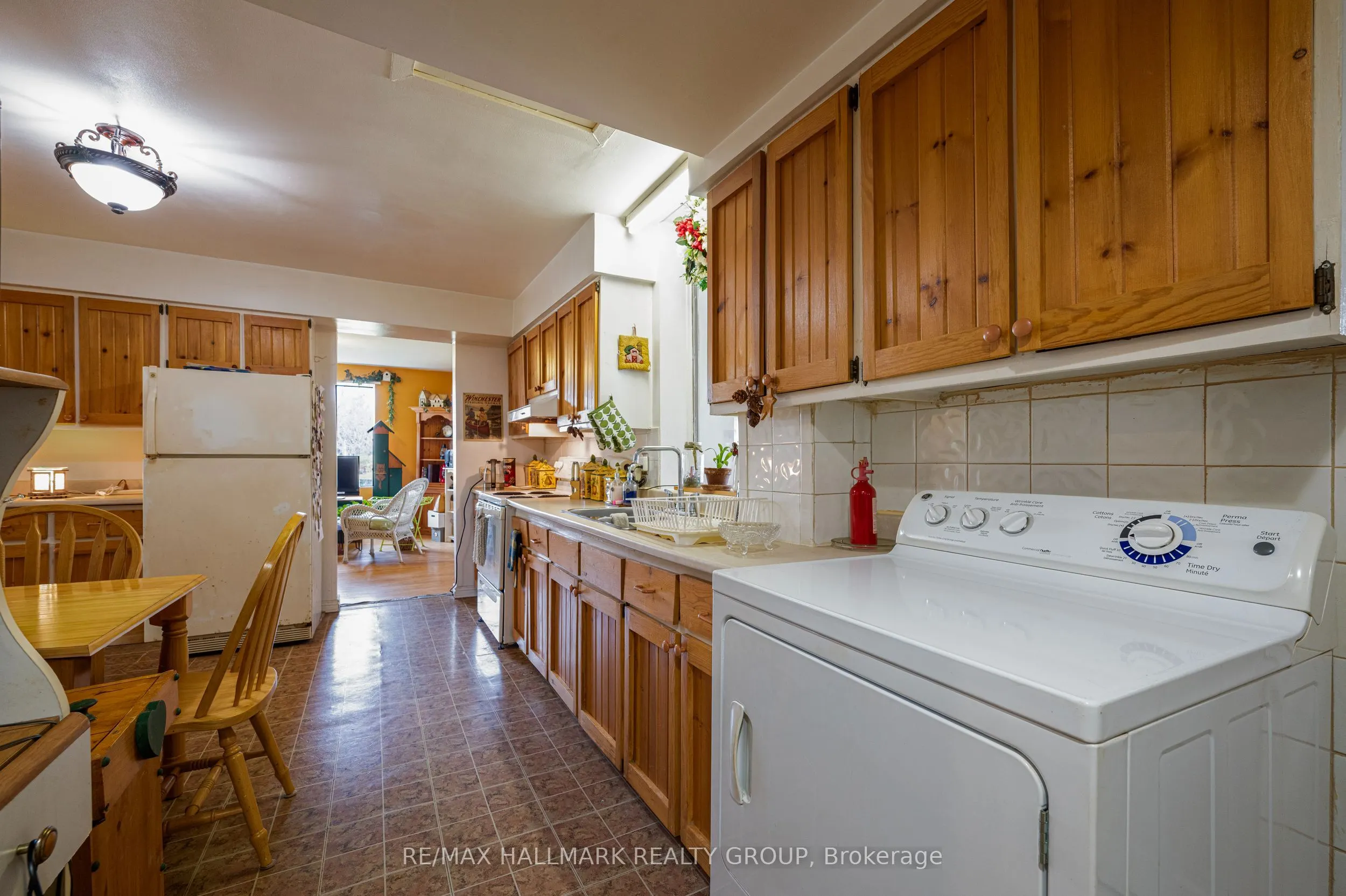 6763 Rideau Valley Drive S