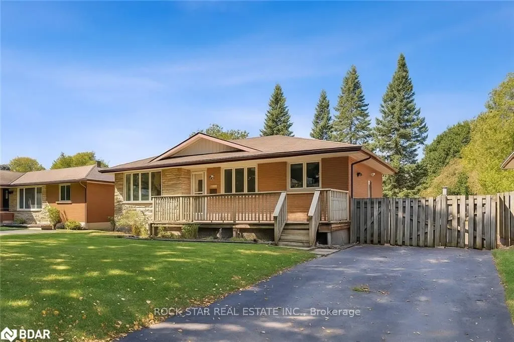 87 Leaside Drive, #Upper