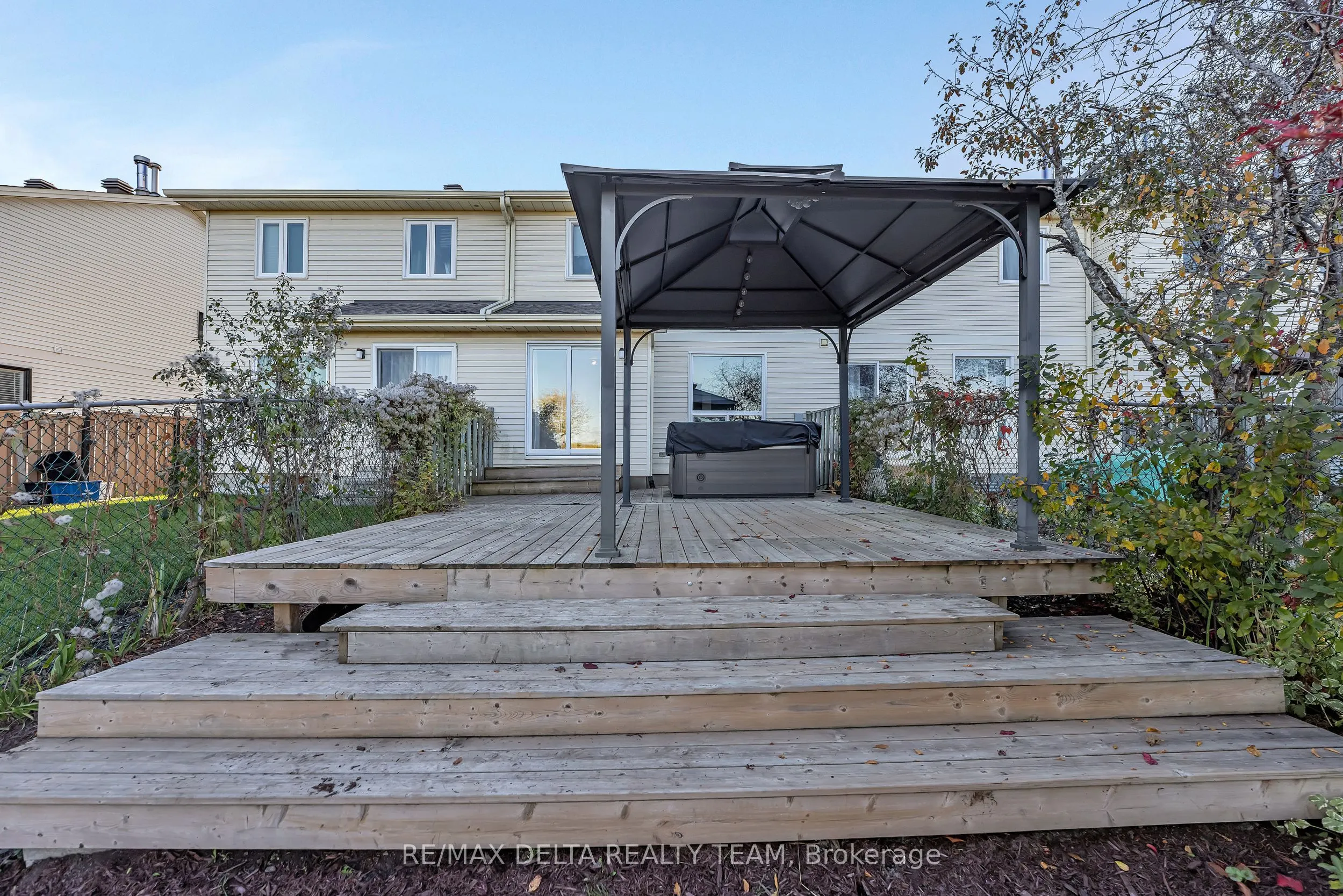 1423 Caravel Crescent