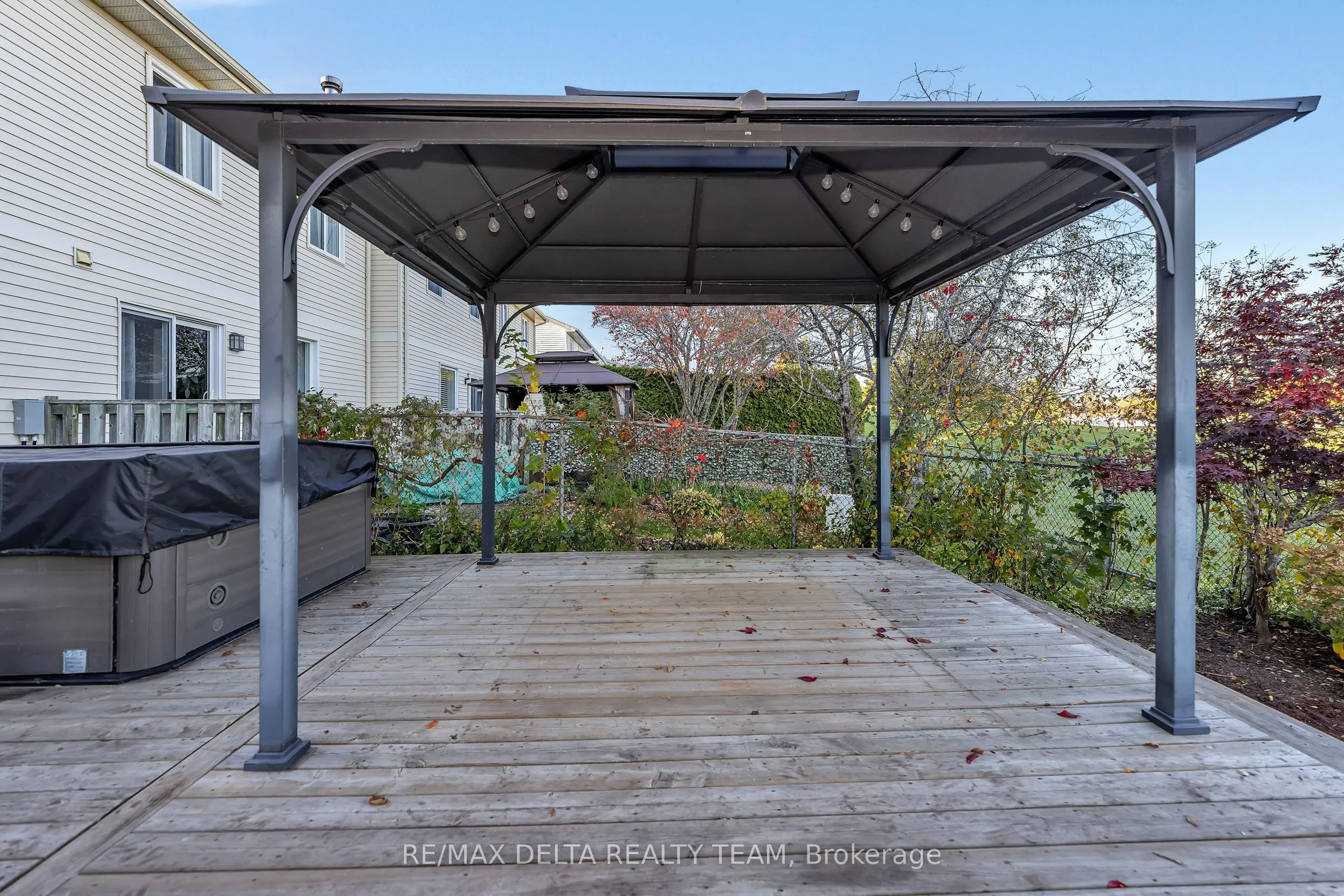 1423 Caravel Crescent