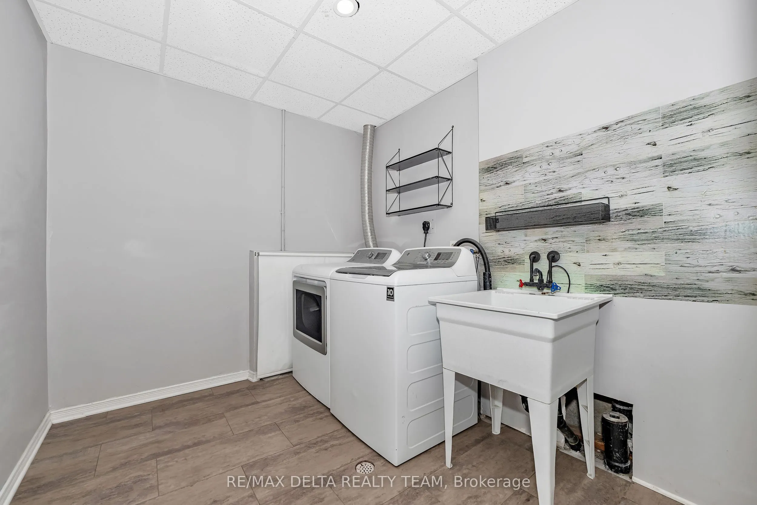 1423 Caravel Crescent