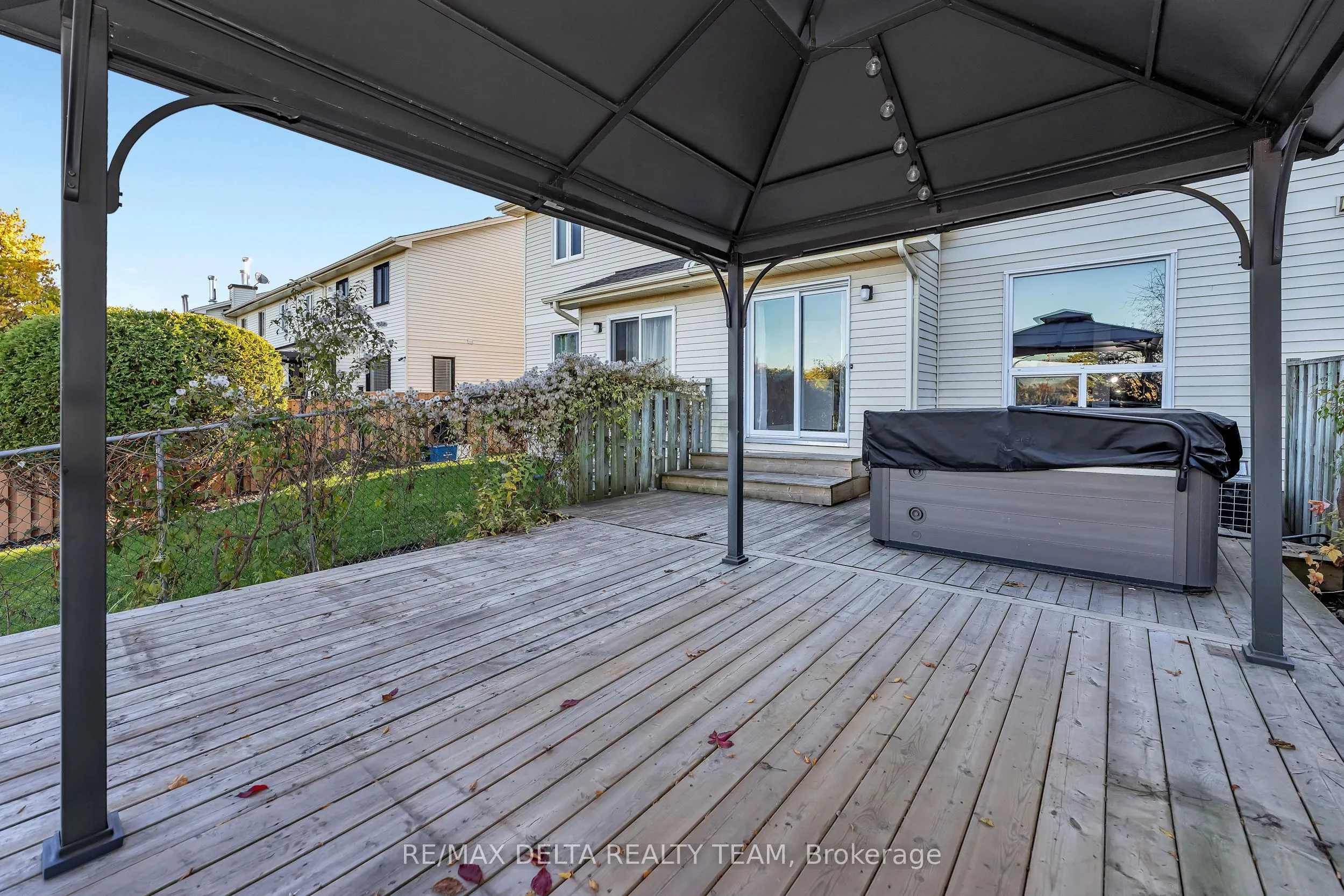 1423 Caravel Crescent