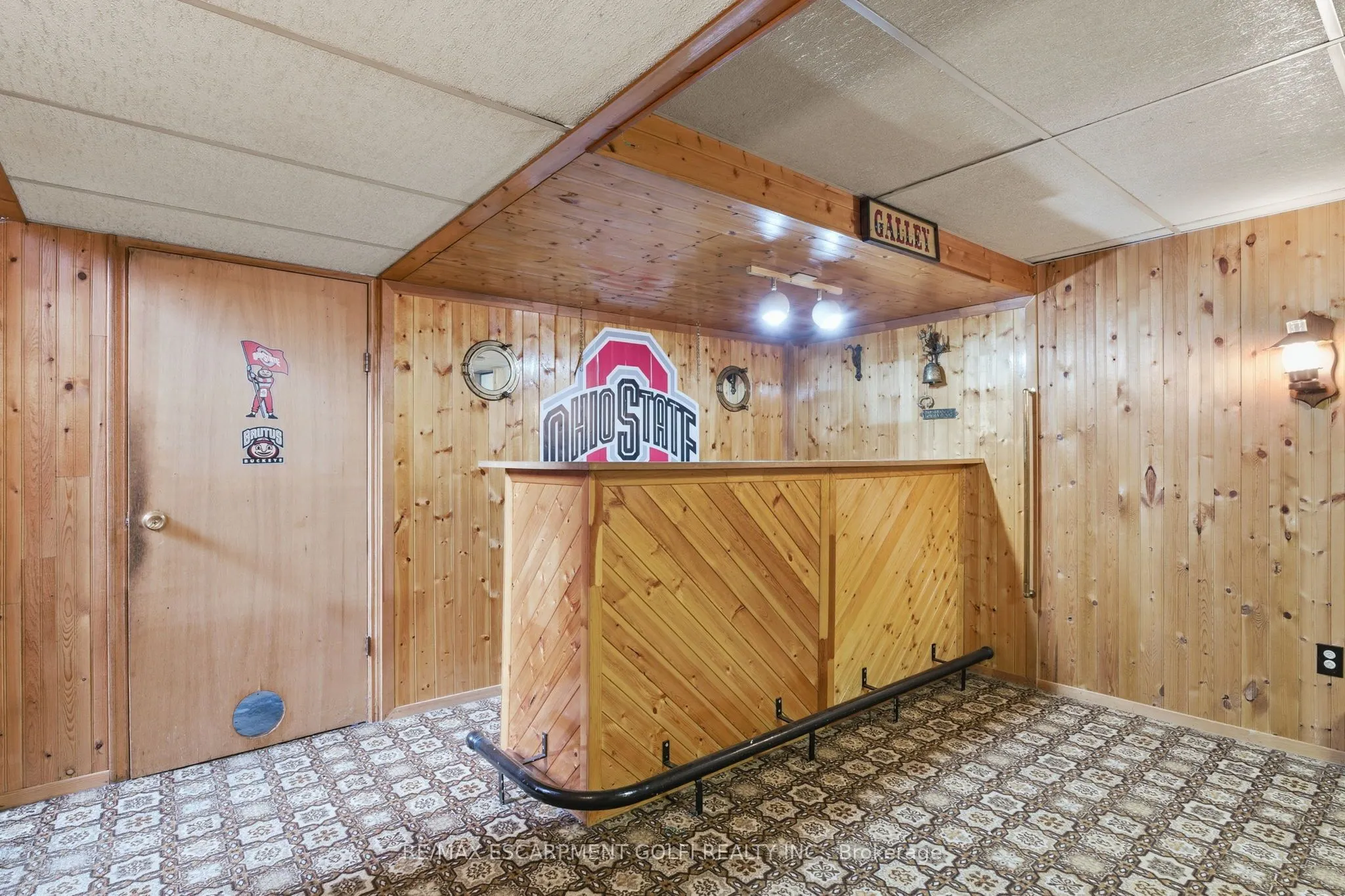 7385 North Dorset Place