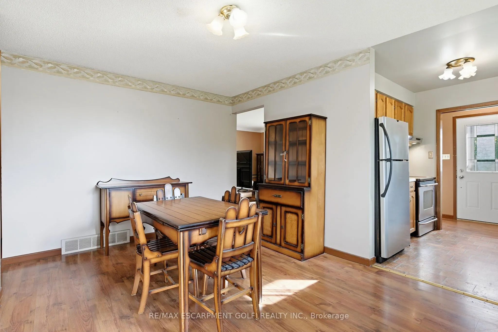 7385 North Dorset Place