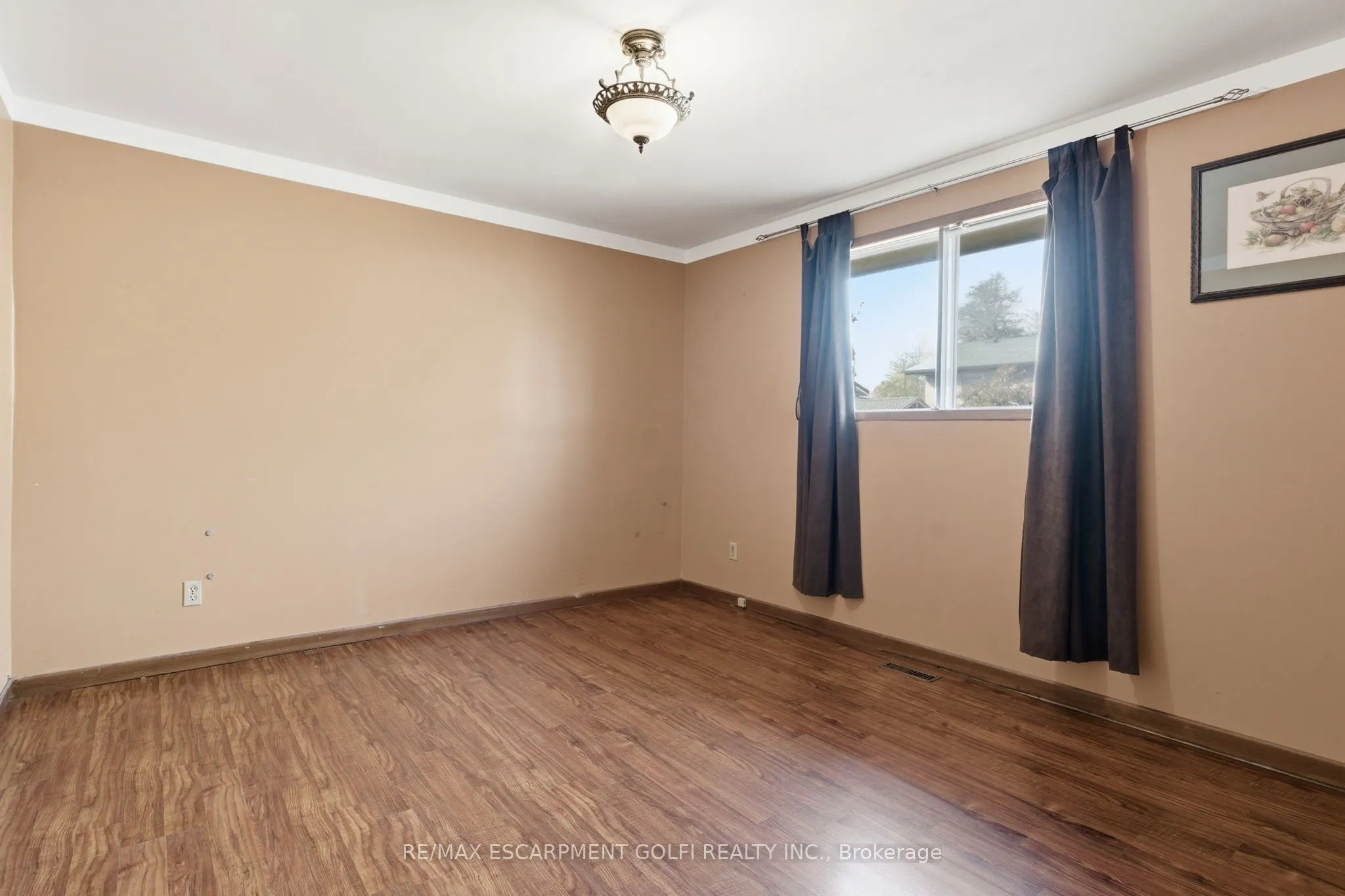 7385 North Dorset Place