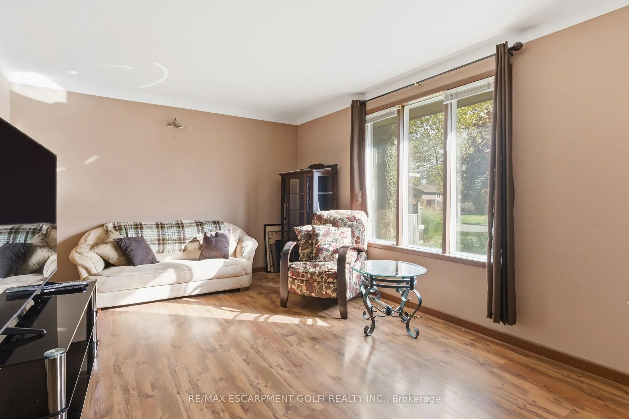 7385 North Dorset Place