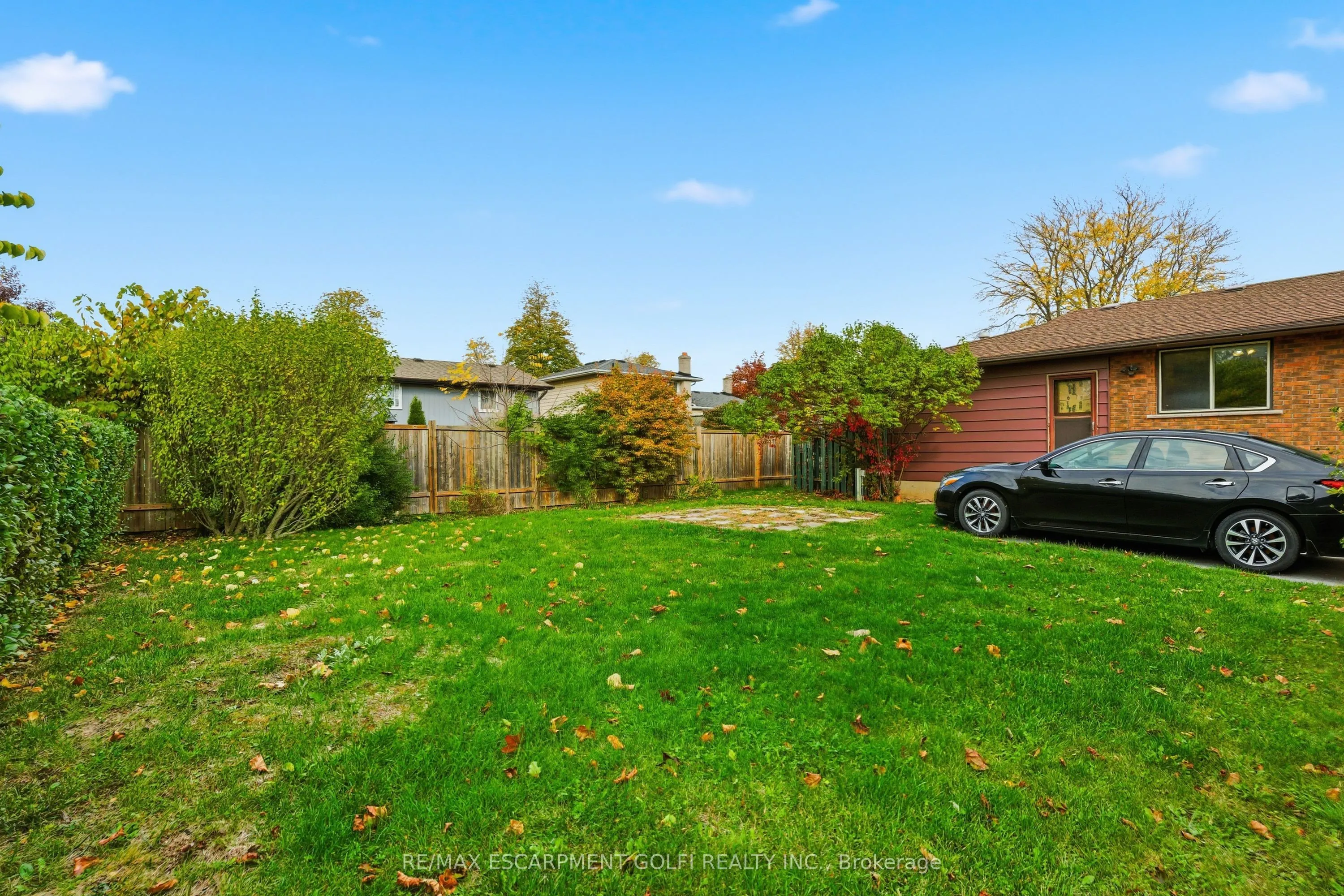 7385 North Dorset Place