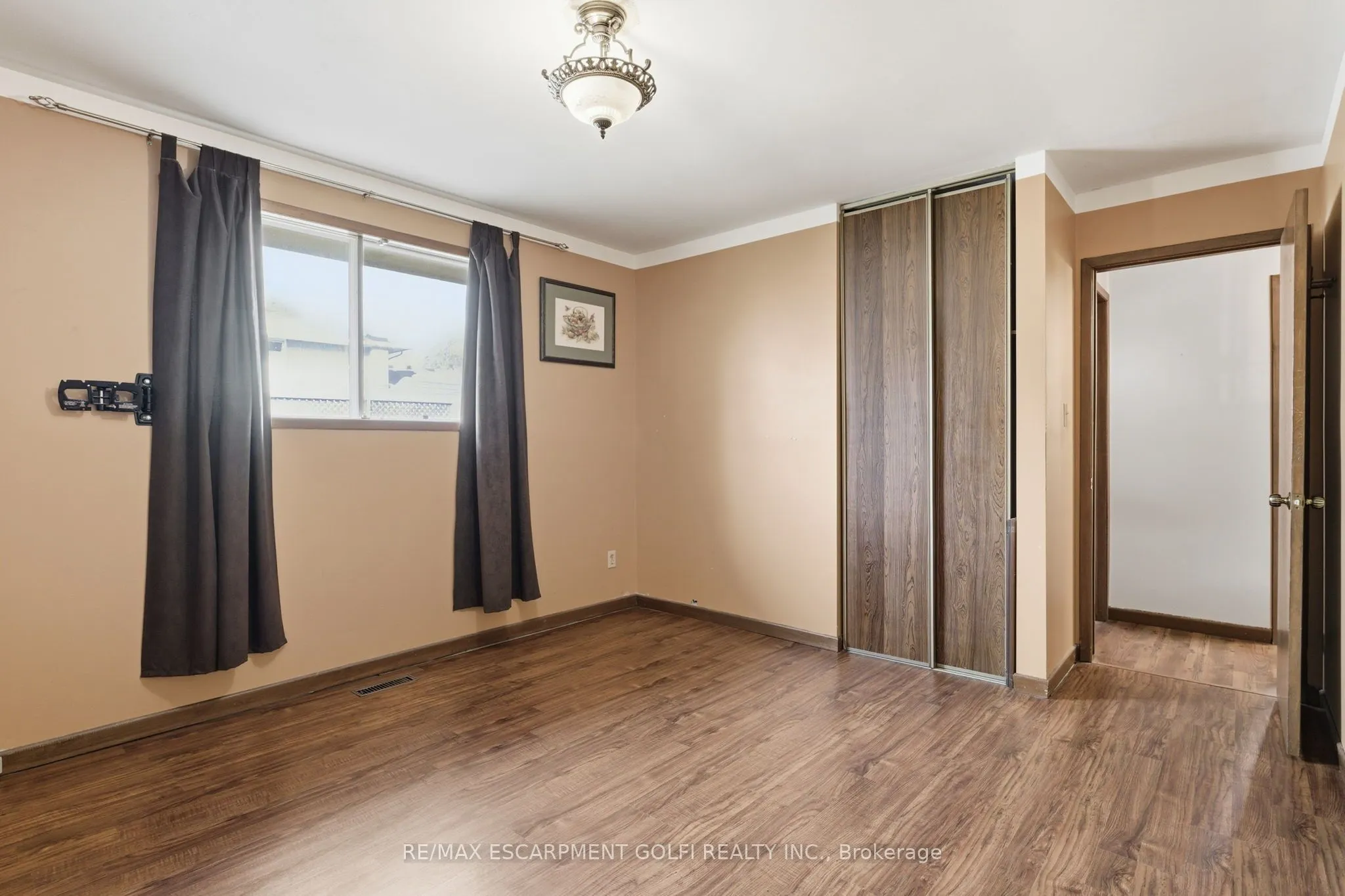 7385 North Dorset Place