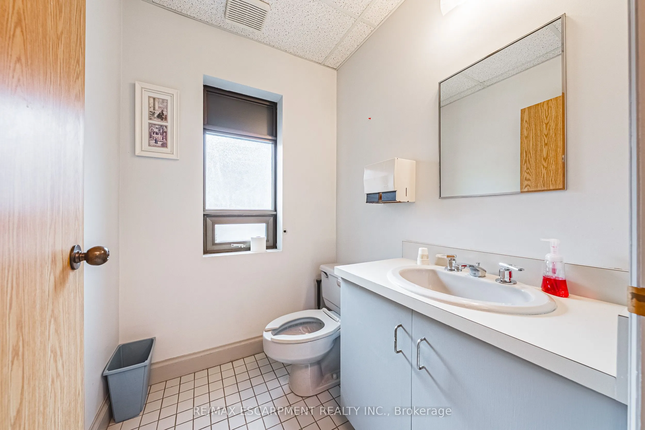 120 Catharine Street S