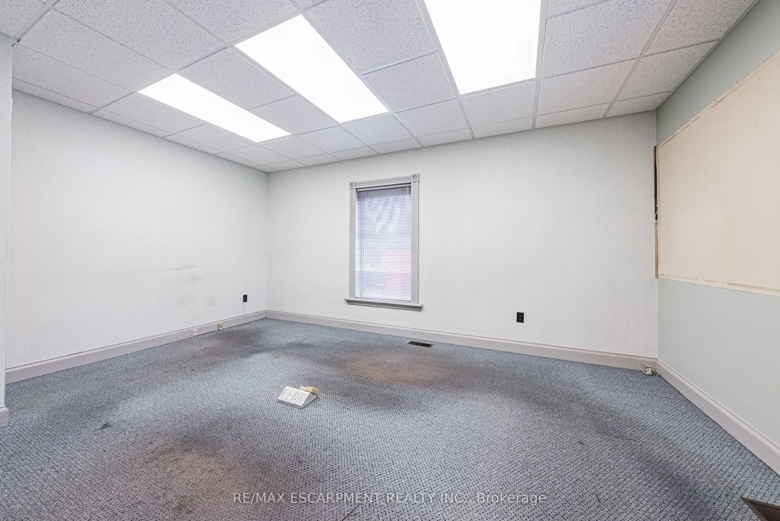 120 Catharine Street S