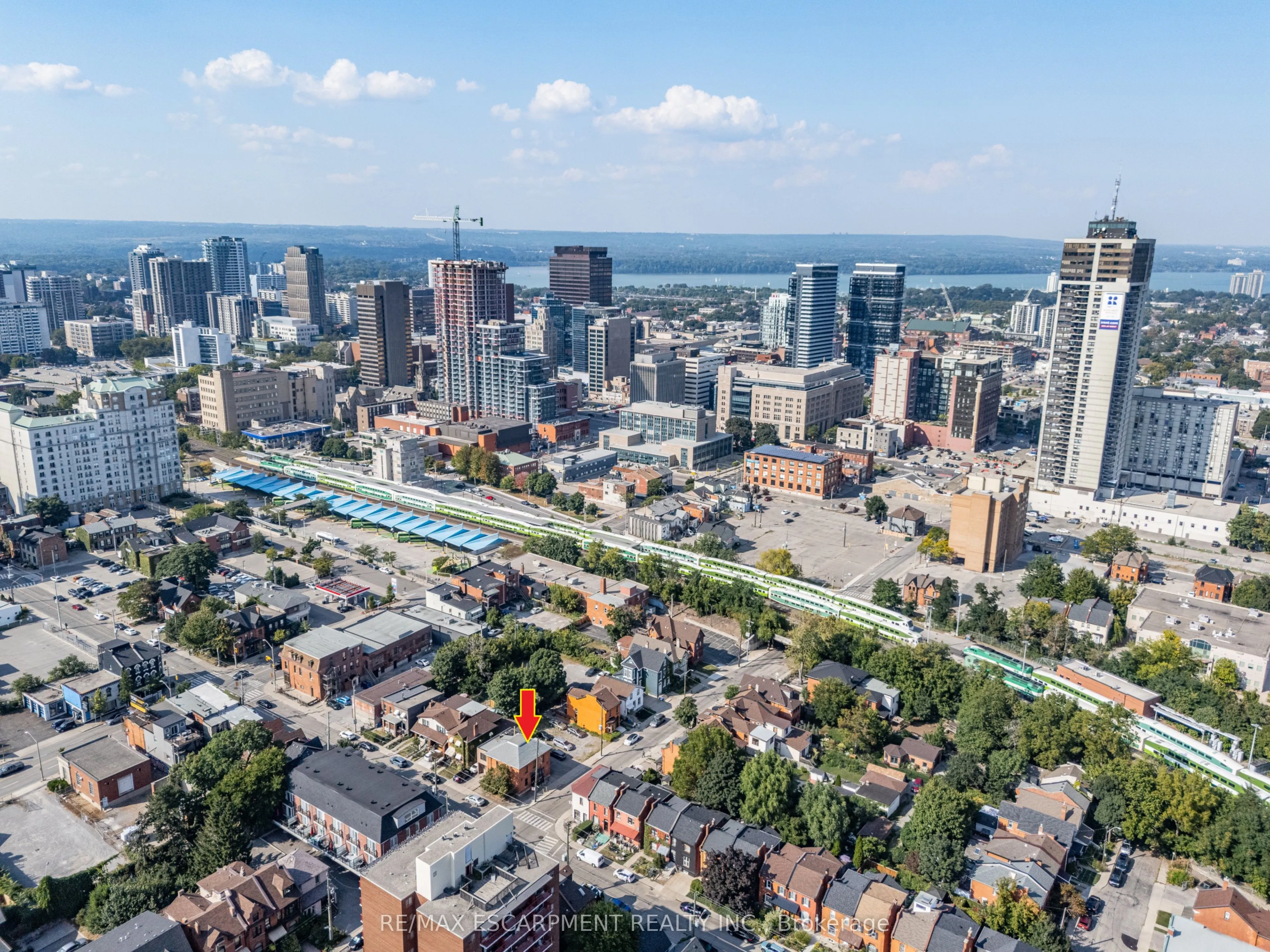 120 Catharine Street S