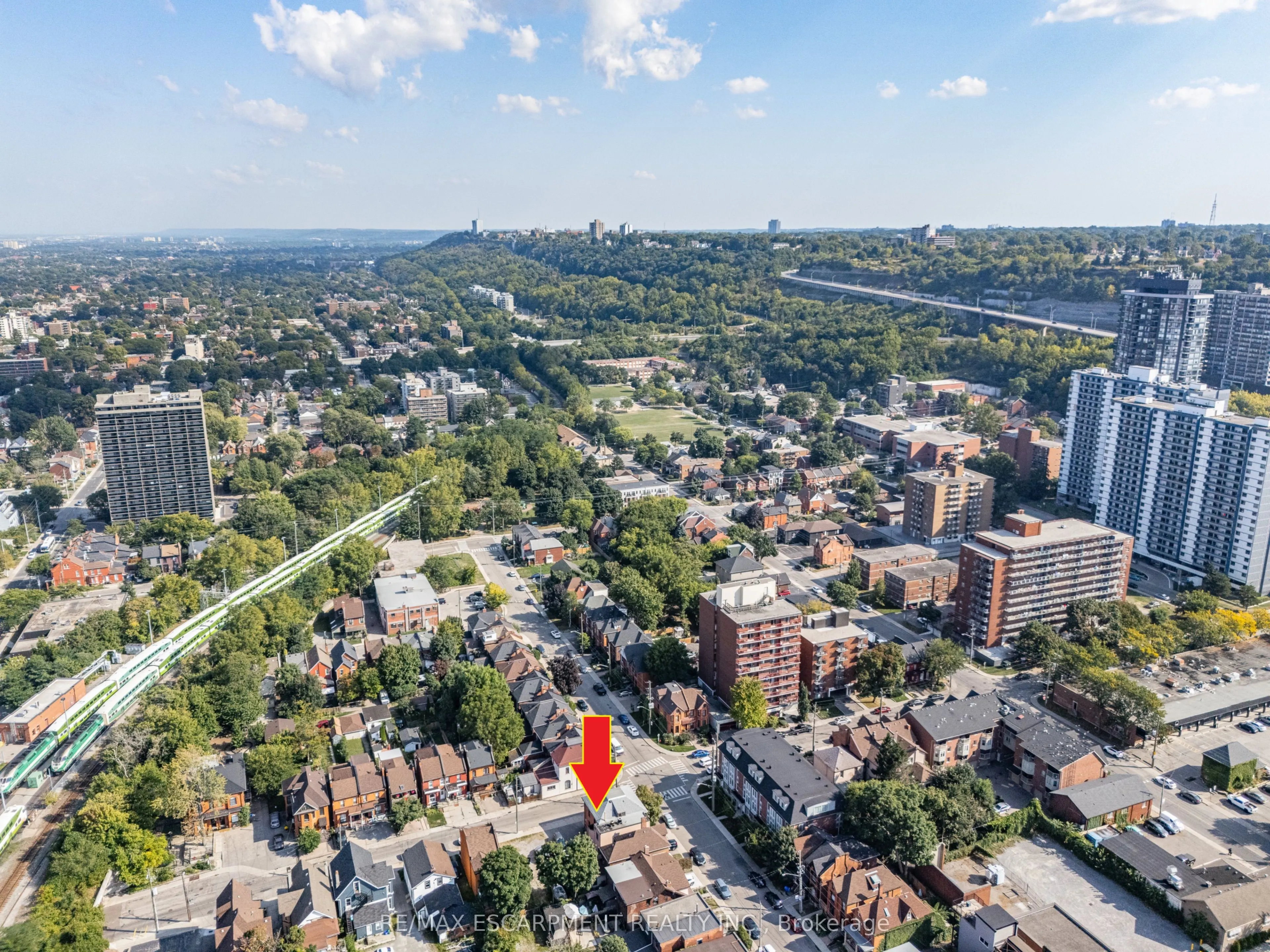 120 Catharine Street S