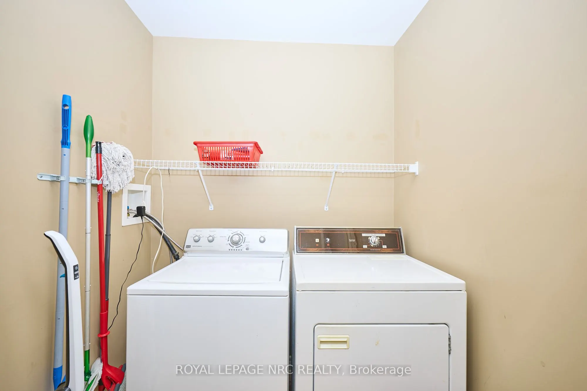 603 Welland Avenue, #8