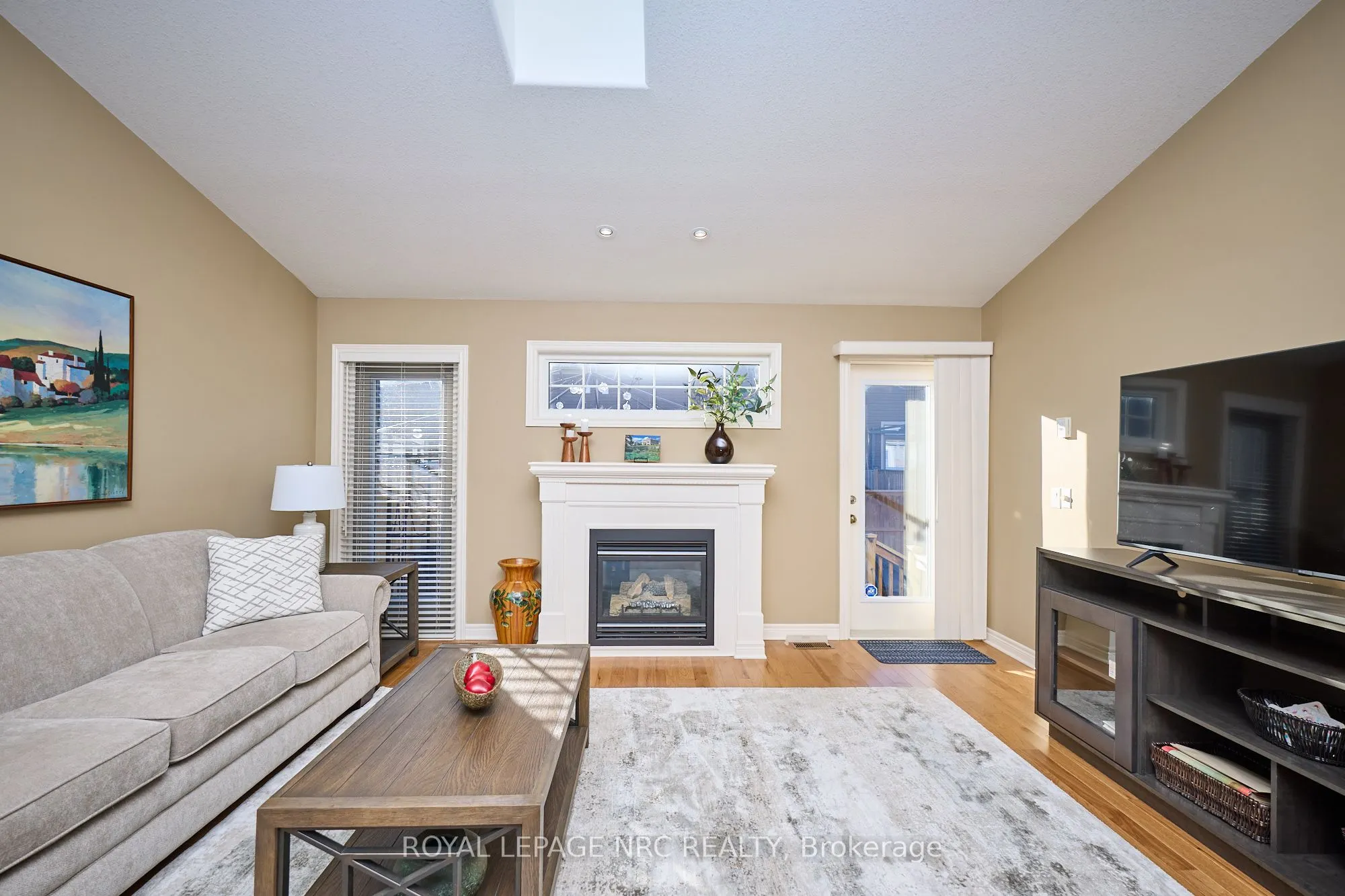 603 Welland Avenue, #8