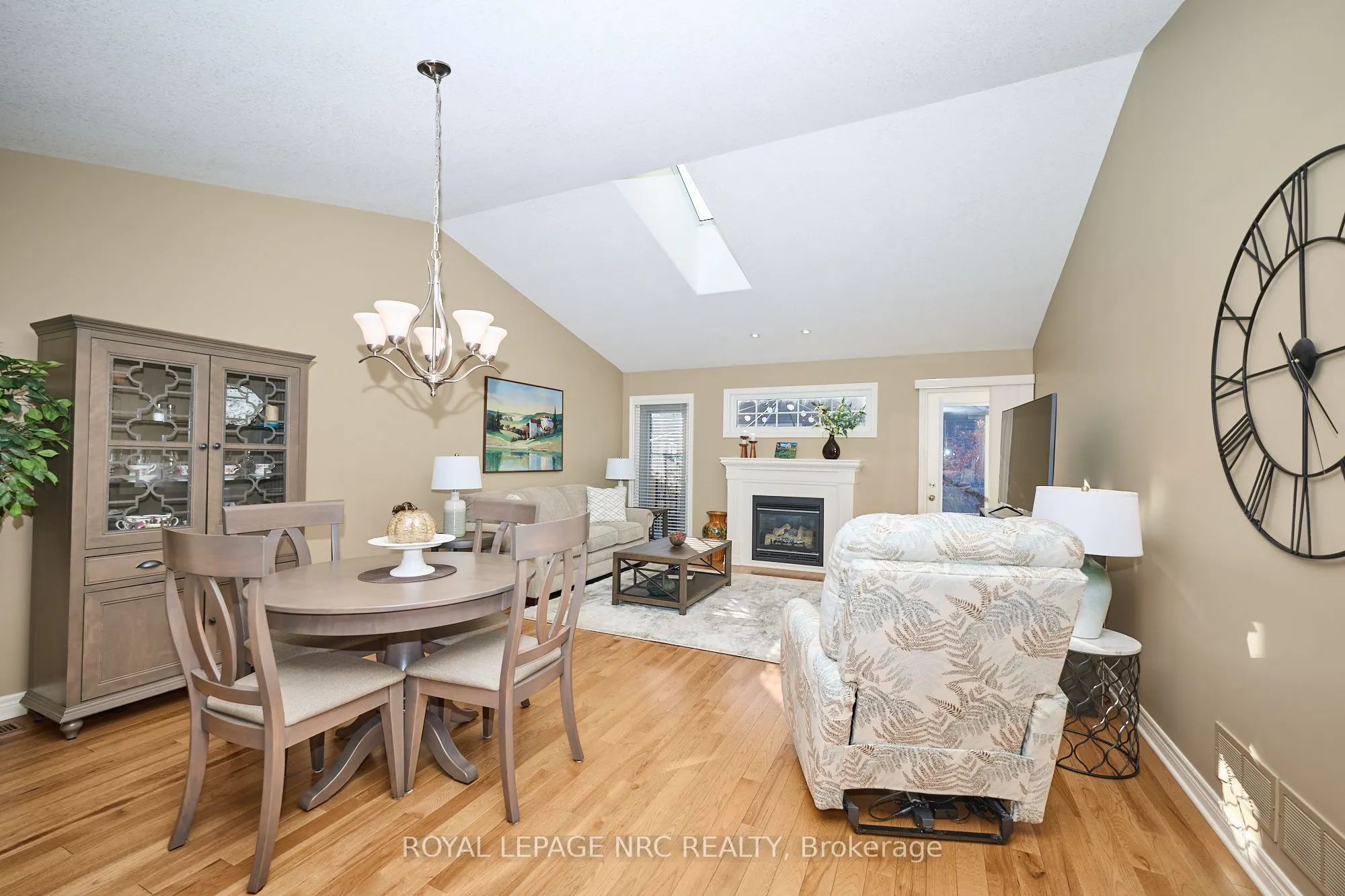 603 Welland Avenue, #8