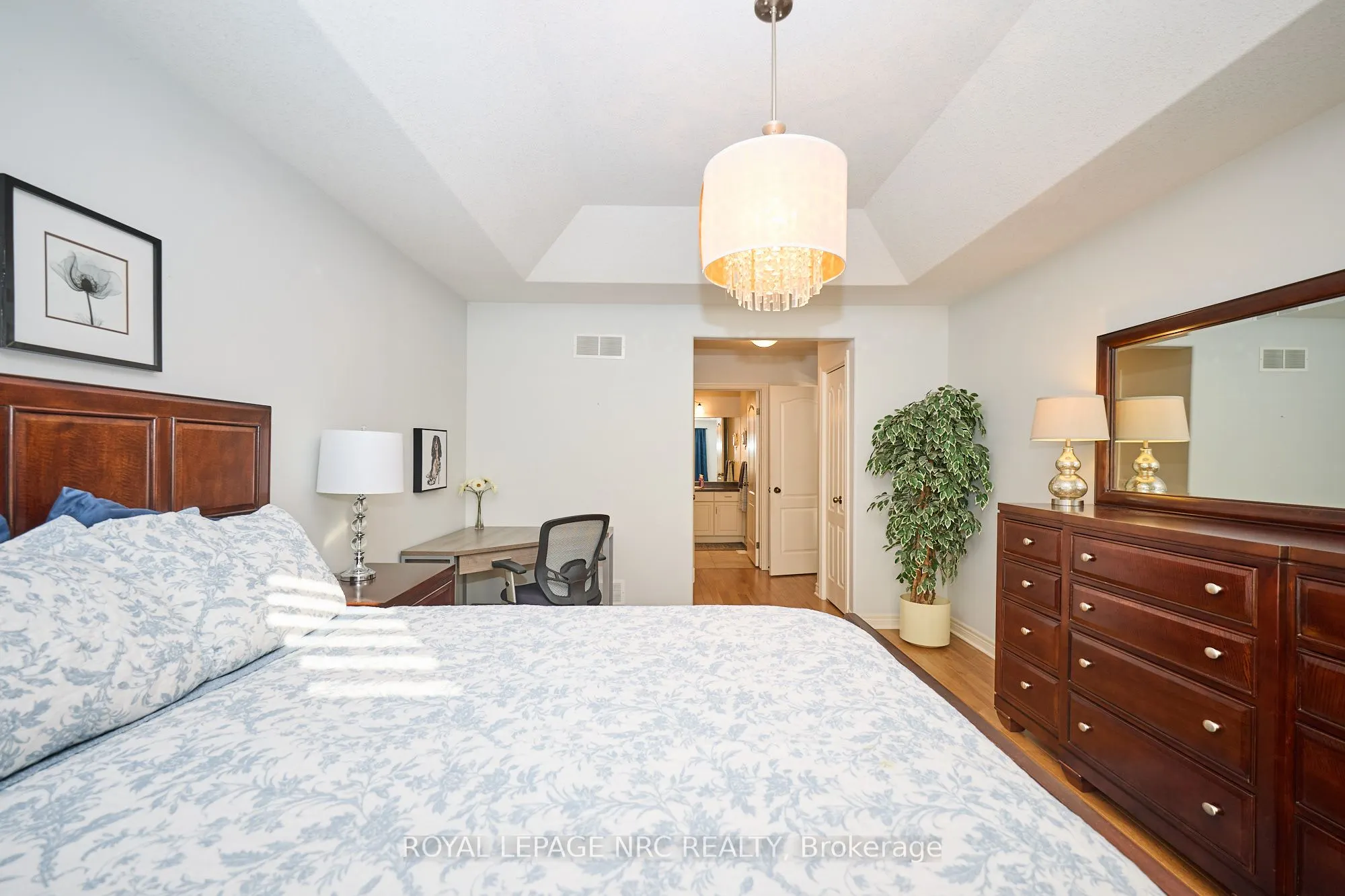 603 Welland Avenue, #8