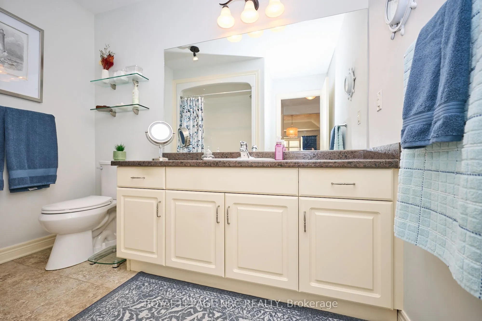 603 Welland Avenue, #8