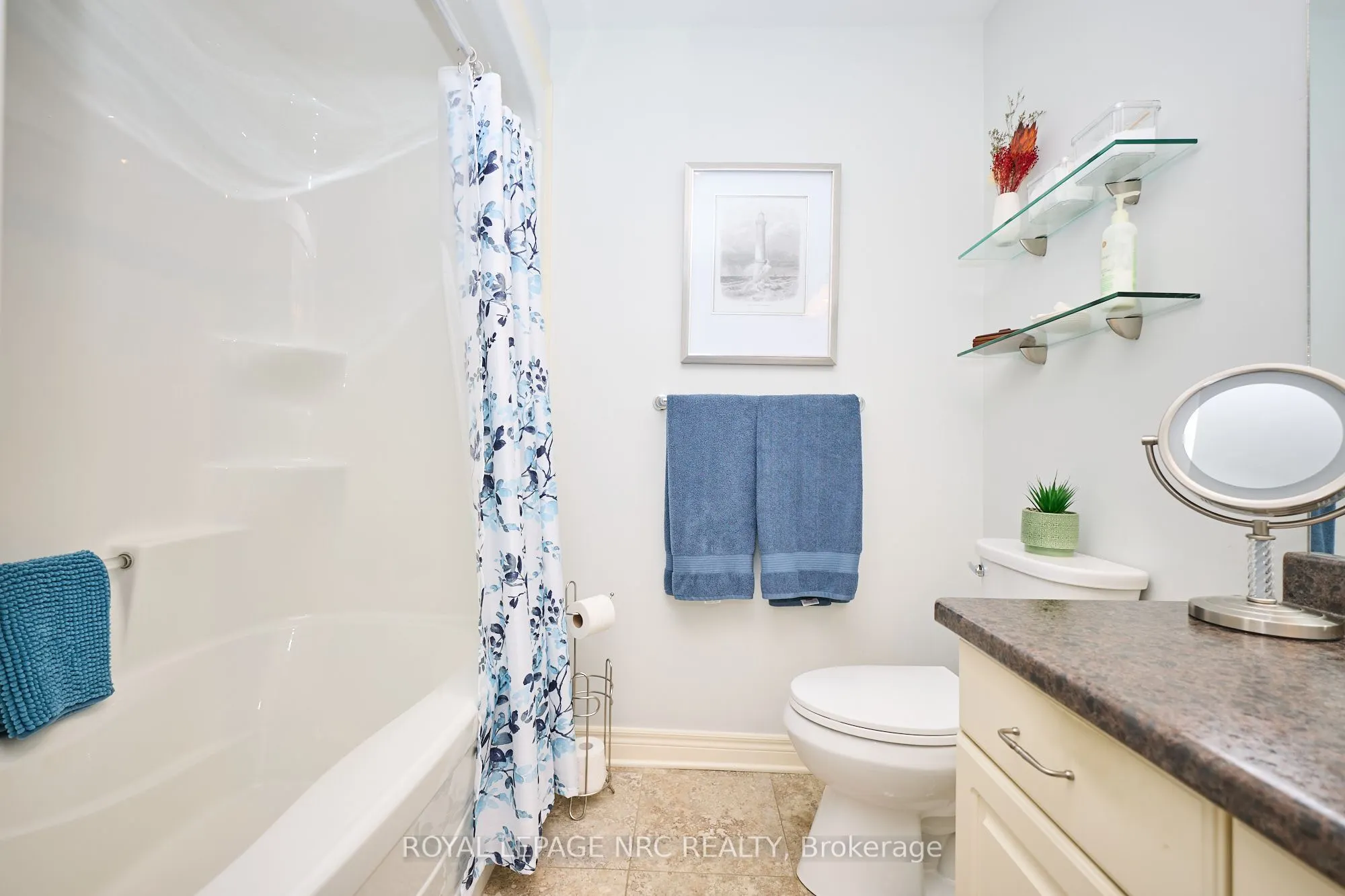 603 Welland Avenue, #8