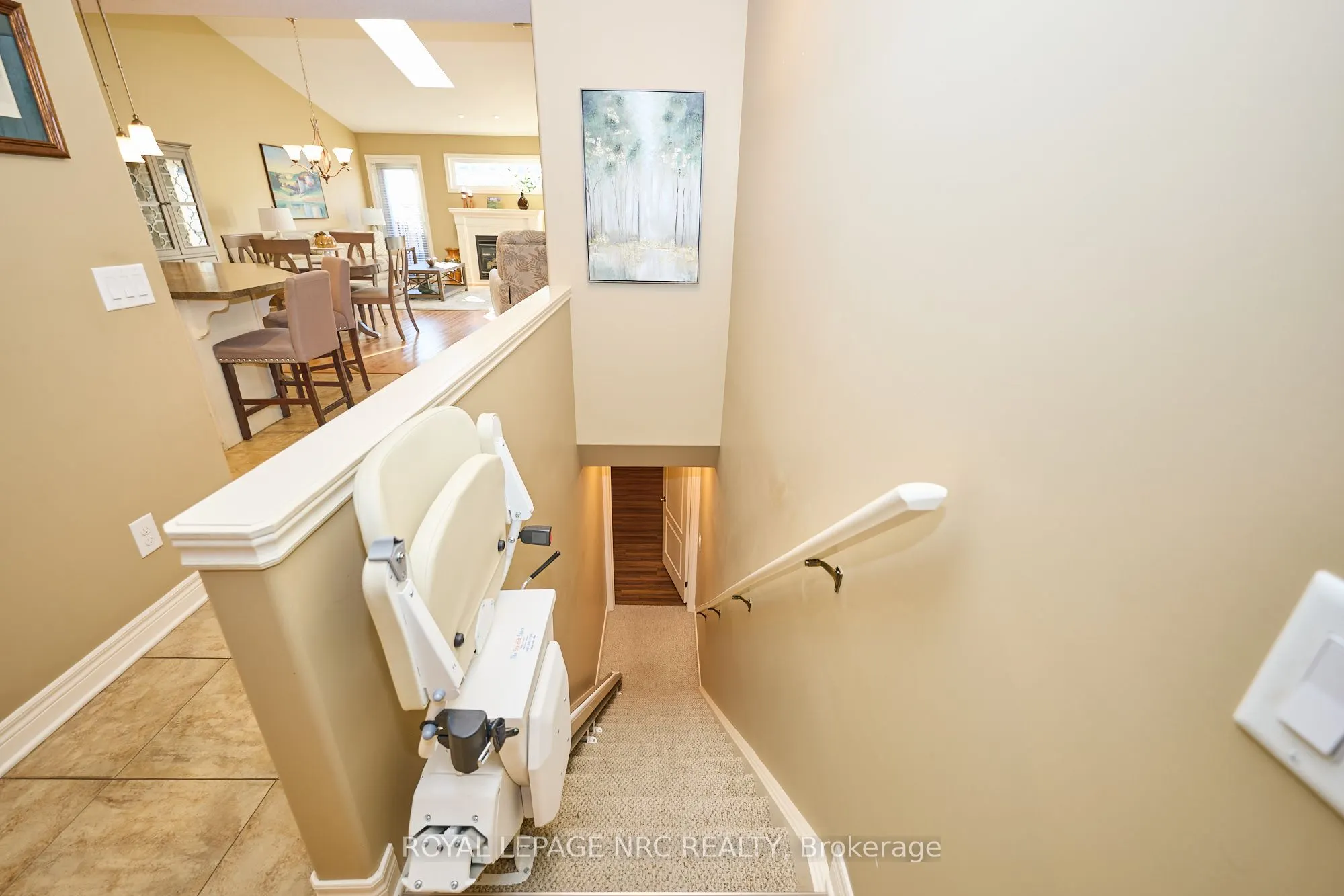 603 Welland Avenue, #8