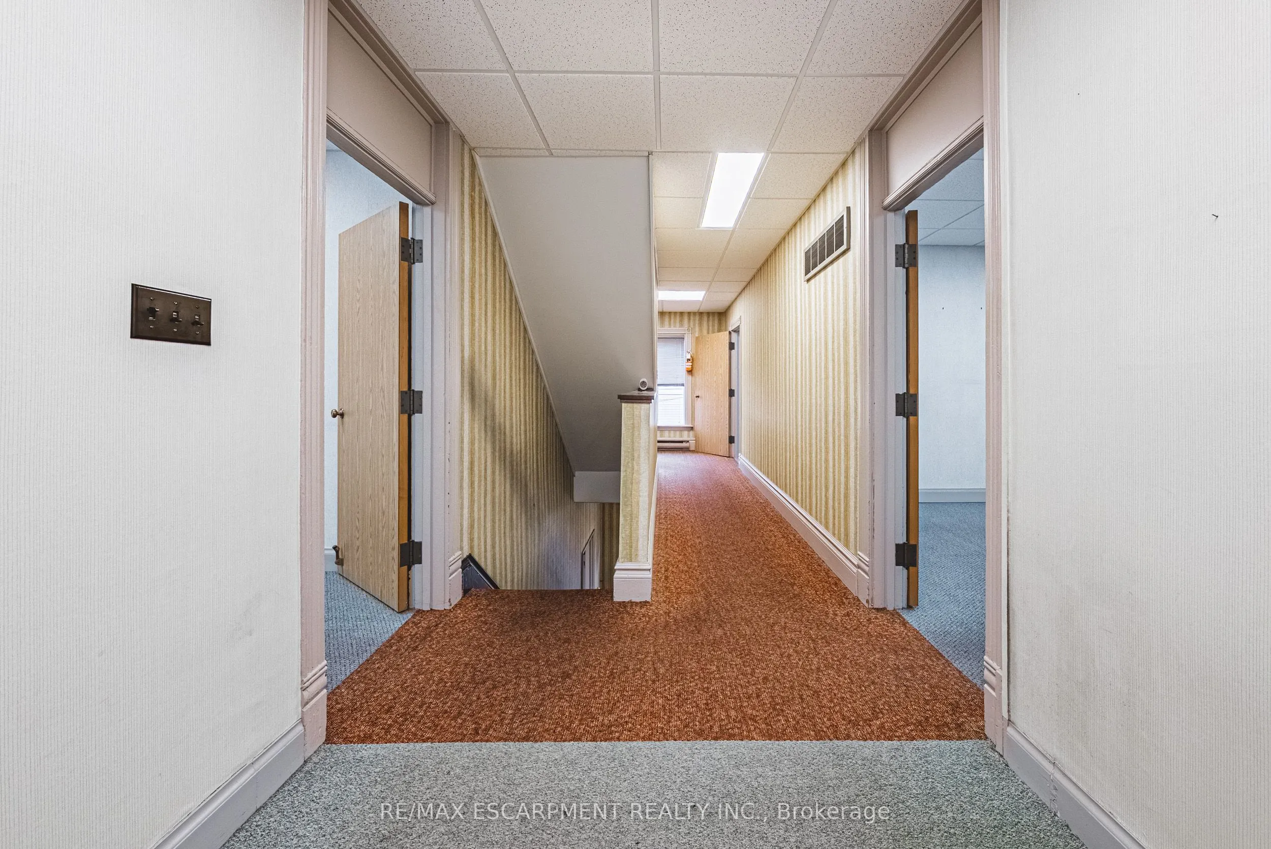 120 Catharine Street S