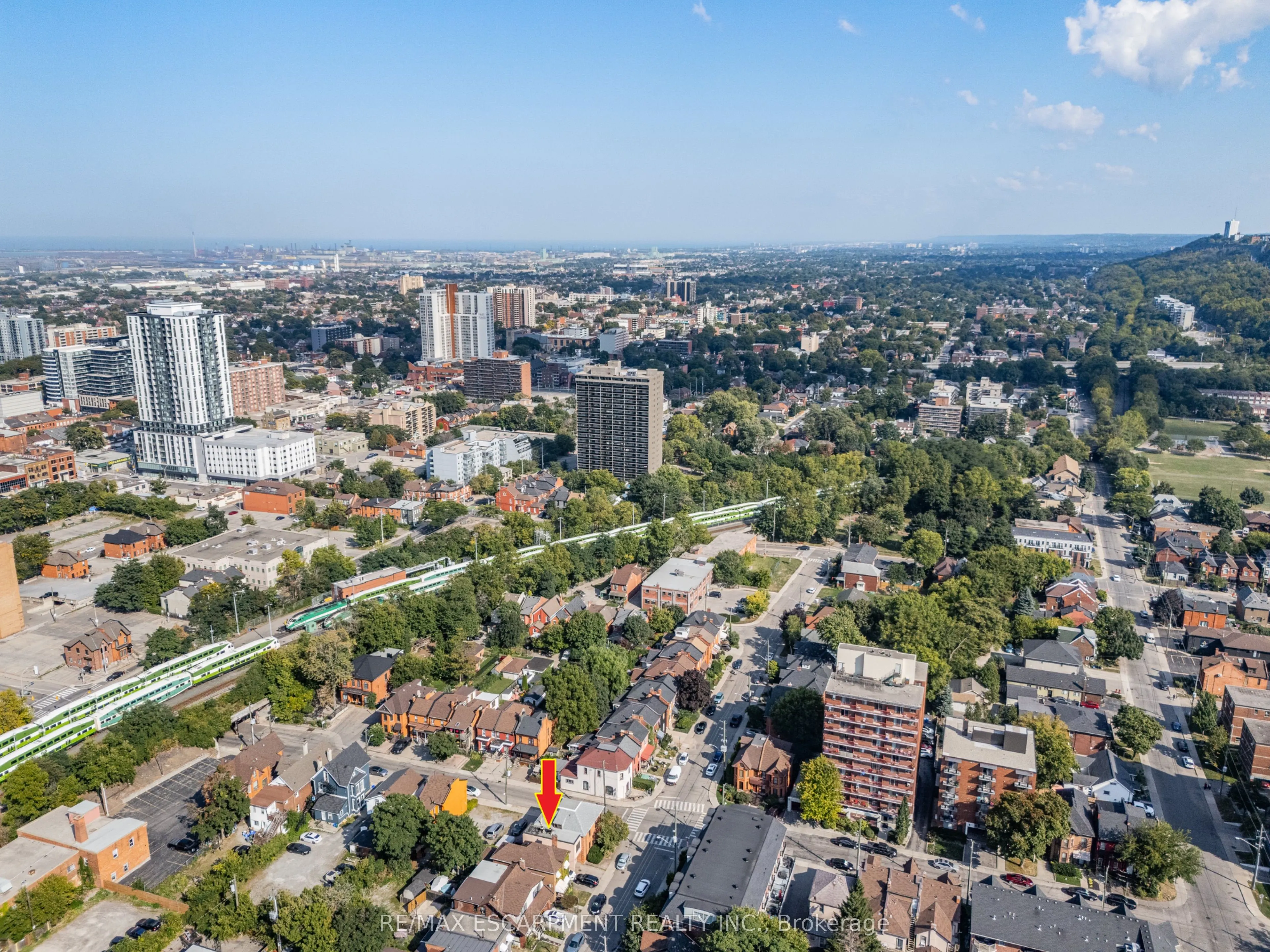 120 Catharine Street S