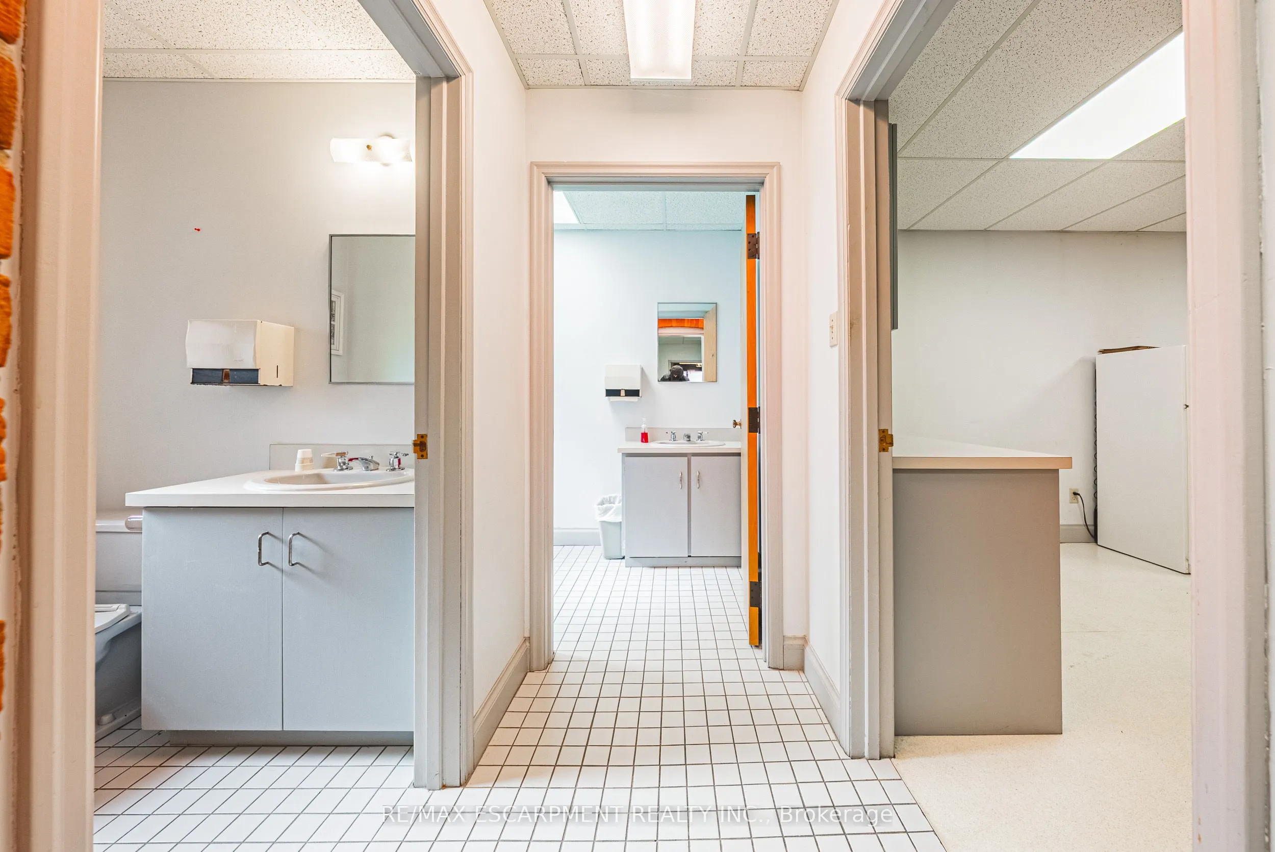 120 Catharine Street S