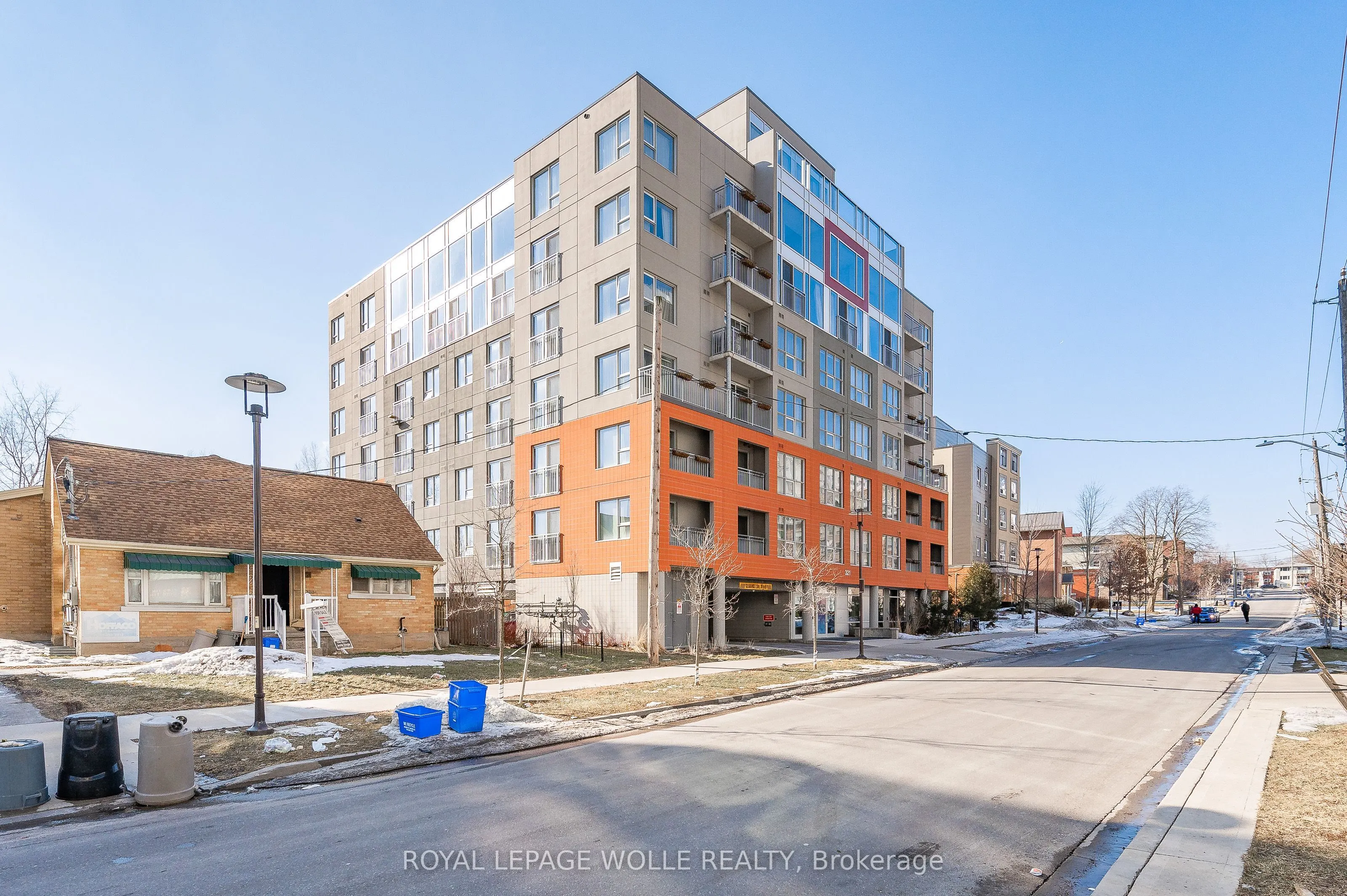 321 Spruce Street S, #207