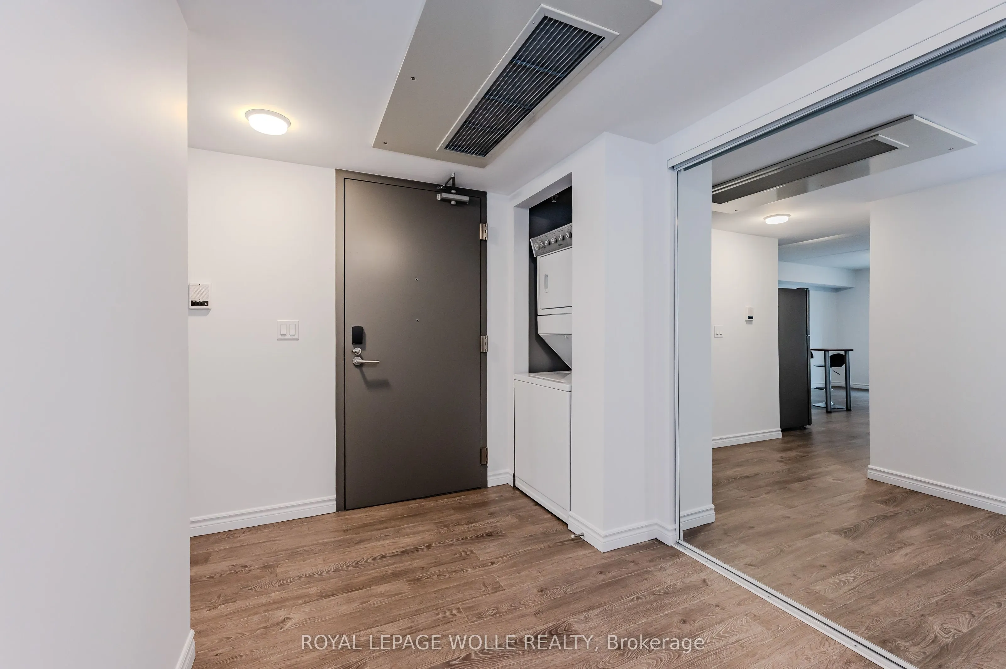 321 Spruce Street S, #207