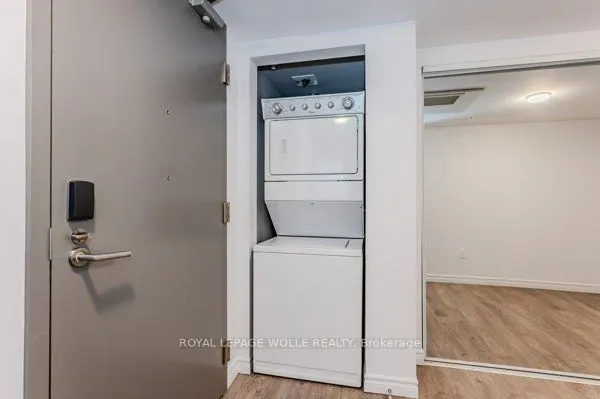 321 Spruce Street S, #207